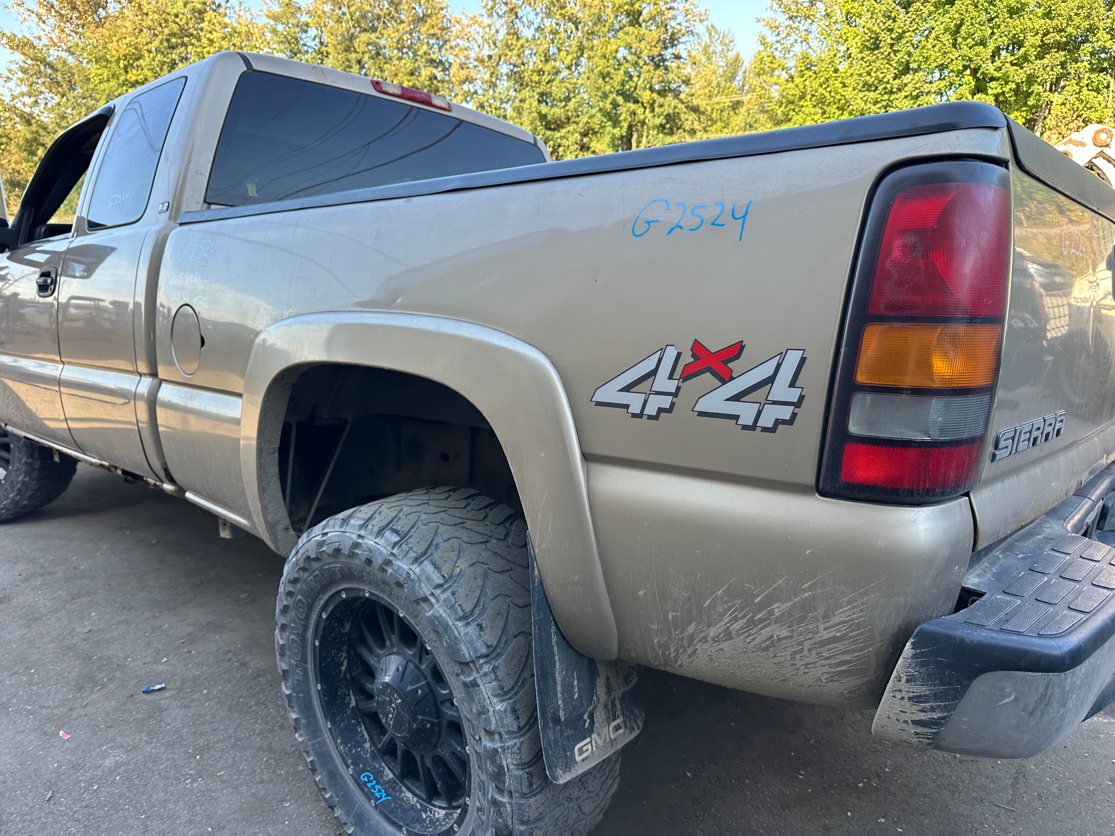 2005 GMC Sierra K2500HD 6.6 LLY Duramax – G2524