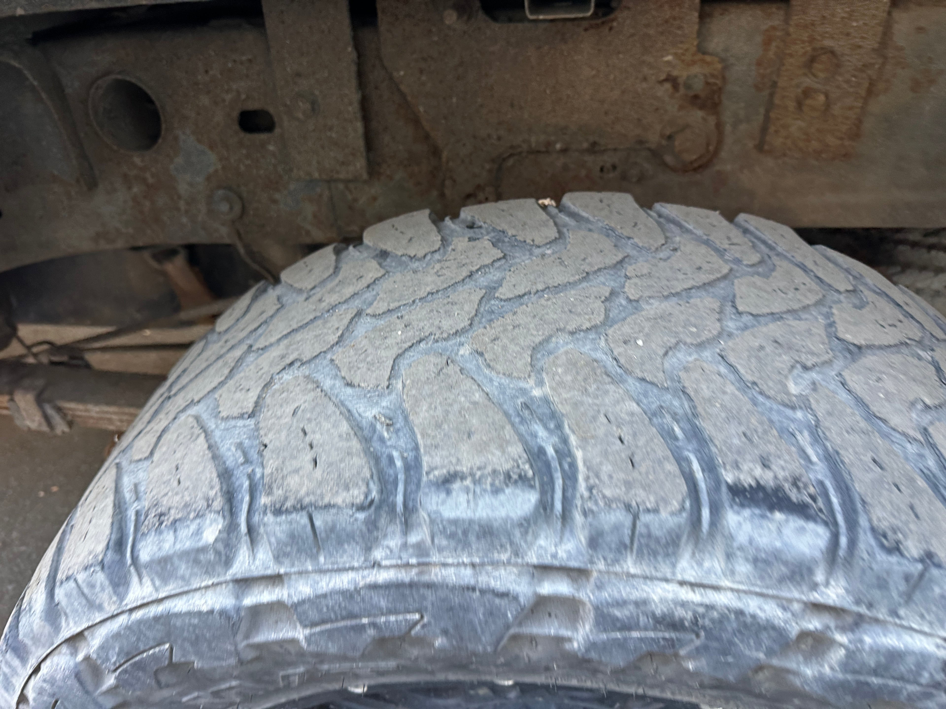 2005 GMC Sierra K2500HD 6.6 LLY Duramax – G2524