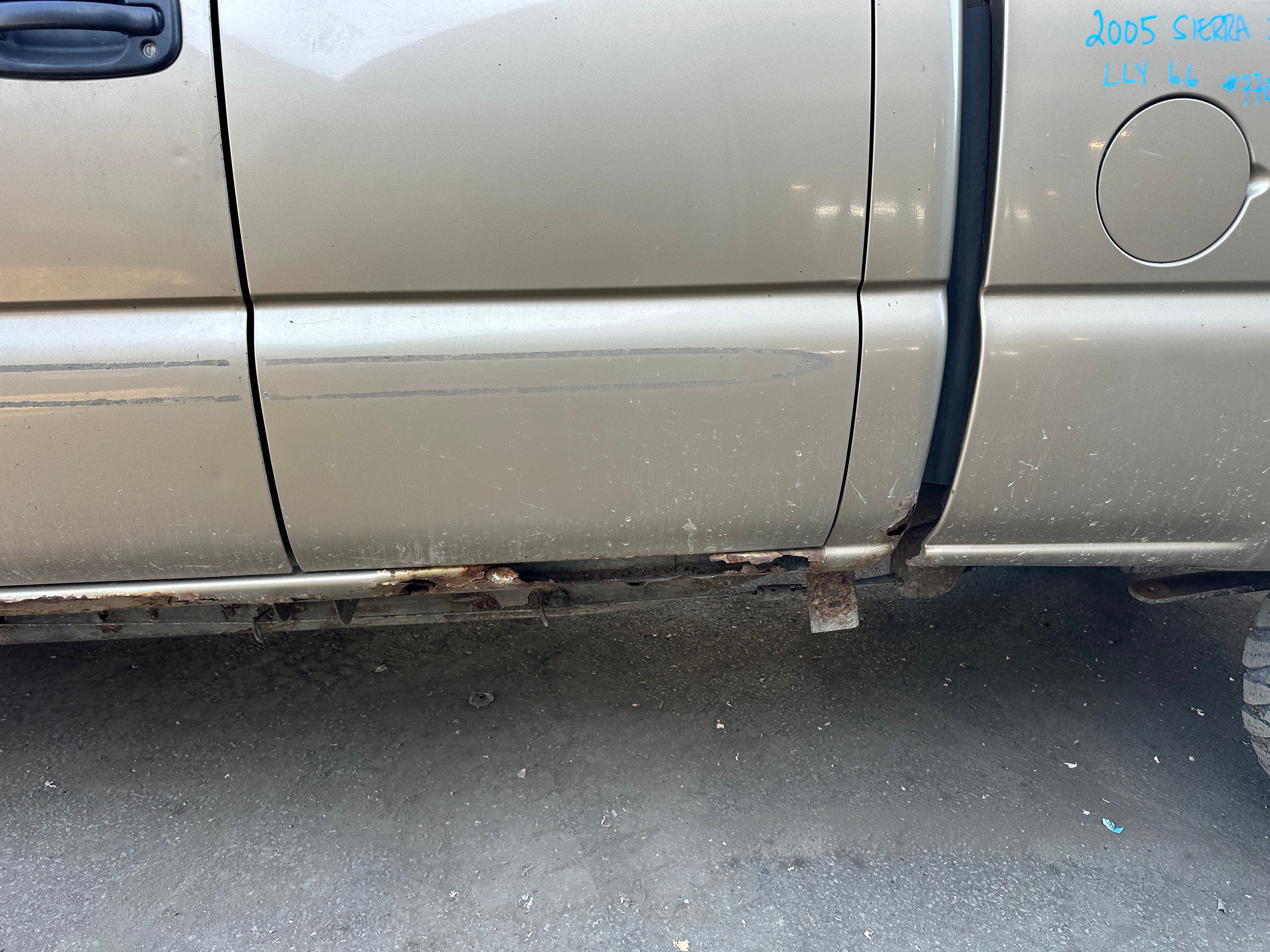 2005 GMC Sierra K2500HD 6.6 LLY Duramax – G2524