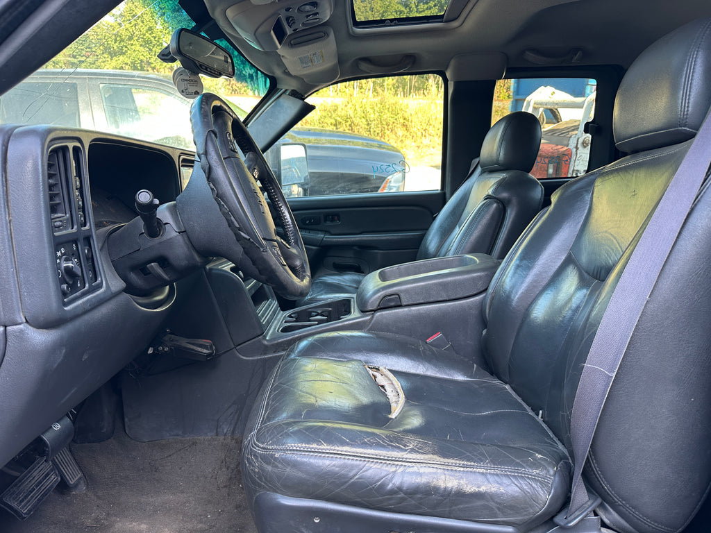 2005 GMC Sierra K2500HD 6.6 LLY Duramax – G2524