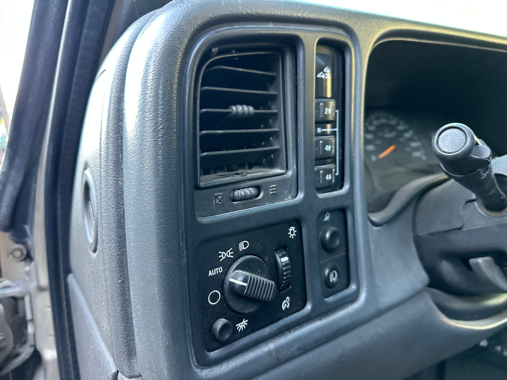 2005 GMC Sierra K2500HD 6.6 LLY Duramax – G2524