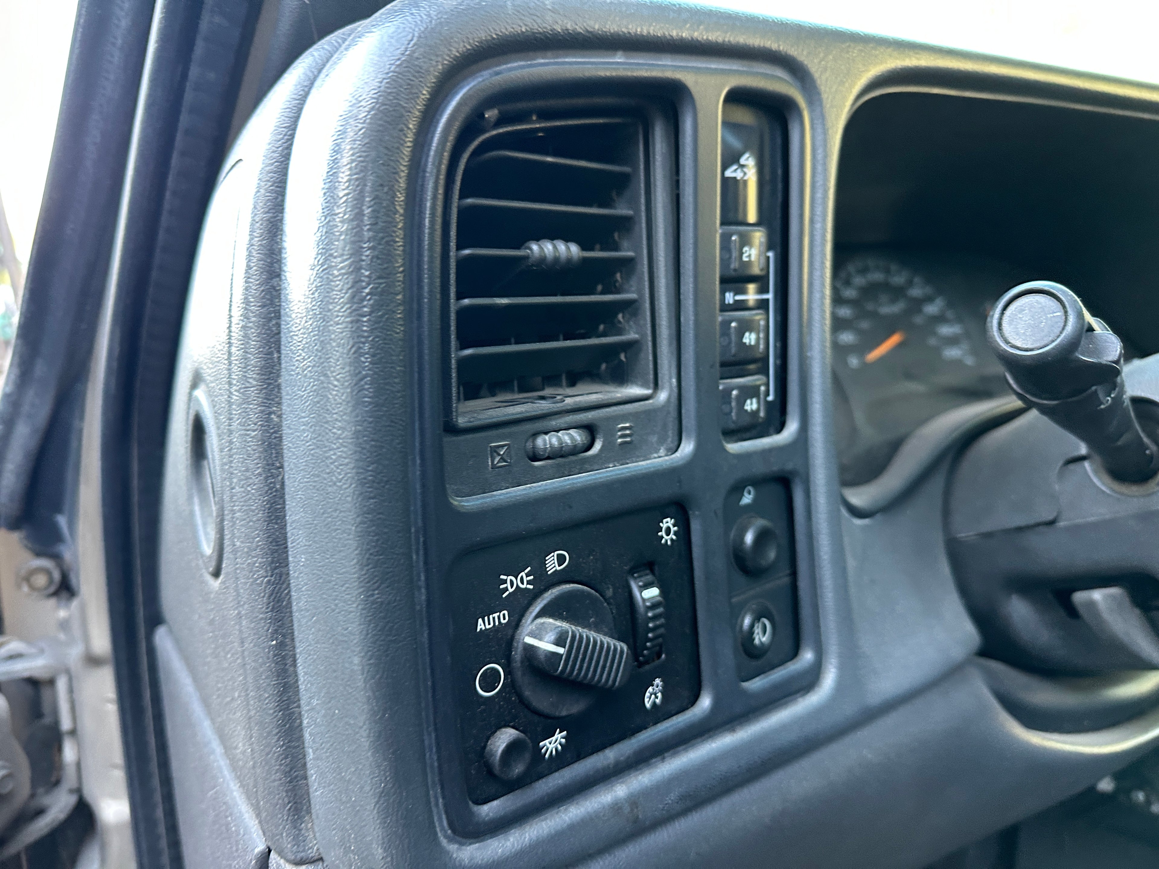 2005 GMC Sierra K2500HD 6.6 LLY Duramax – G2524