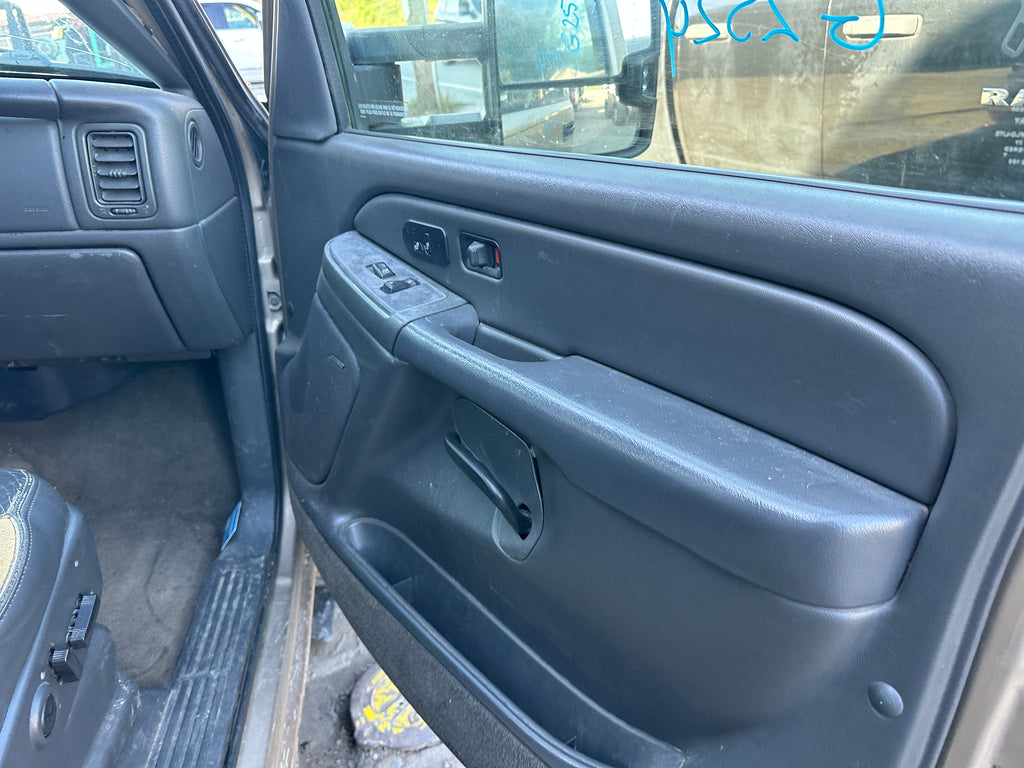 2005 GMC Sierra K2500HD 6.6 LLY Duramax – G2524