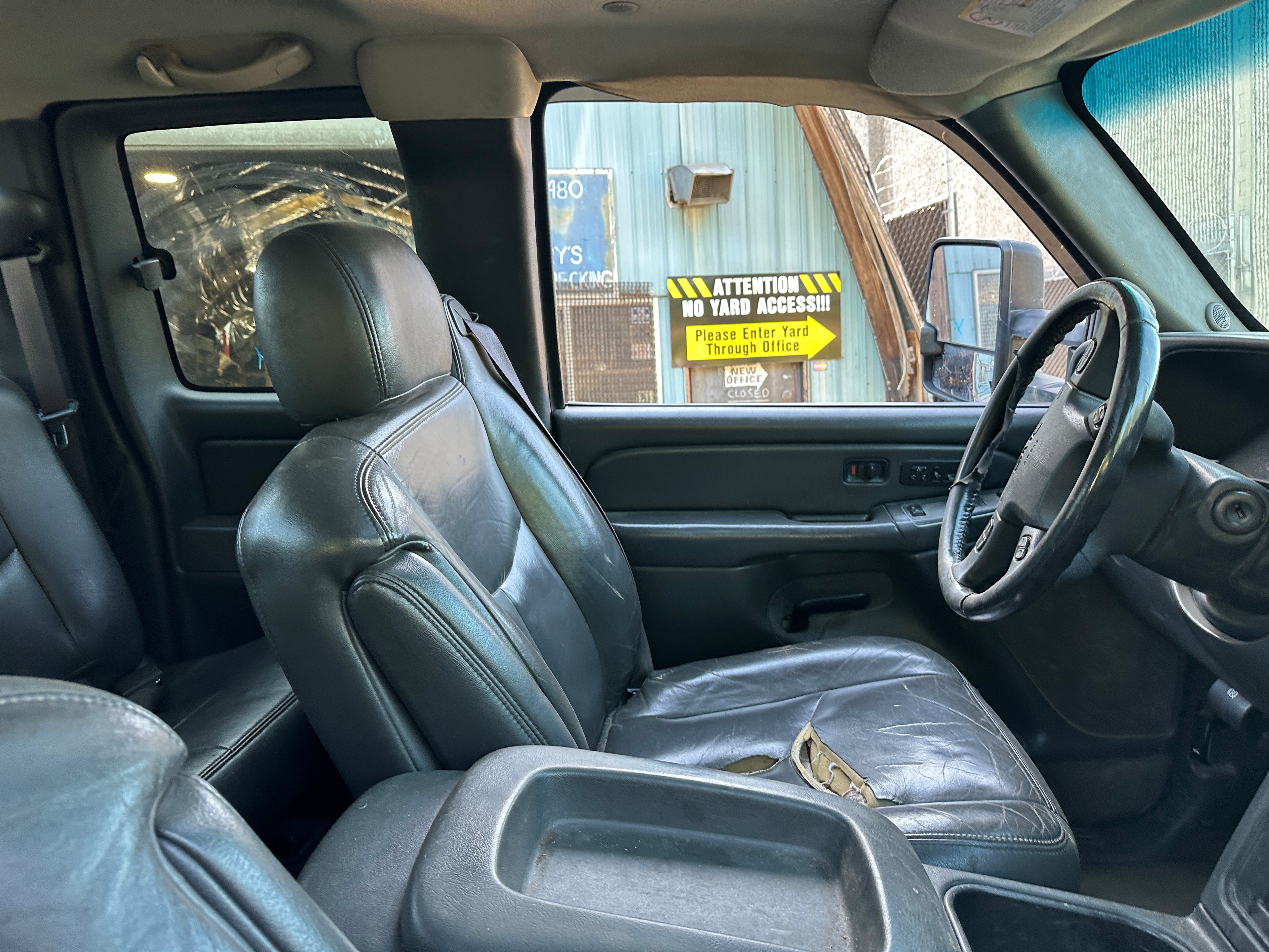 2005 GMC Sierra K2500HD 6.6 LLY Duramax – G2524