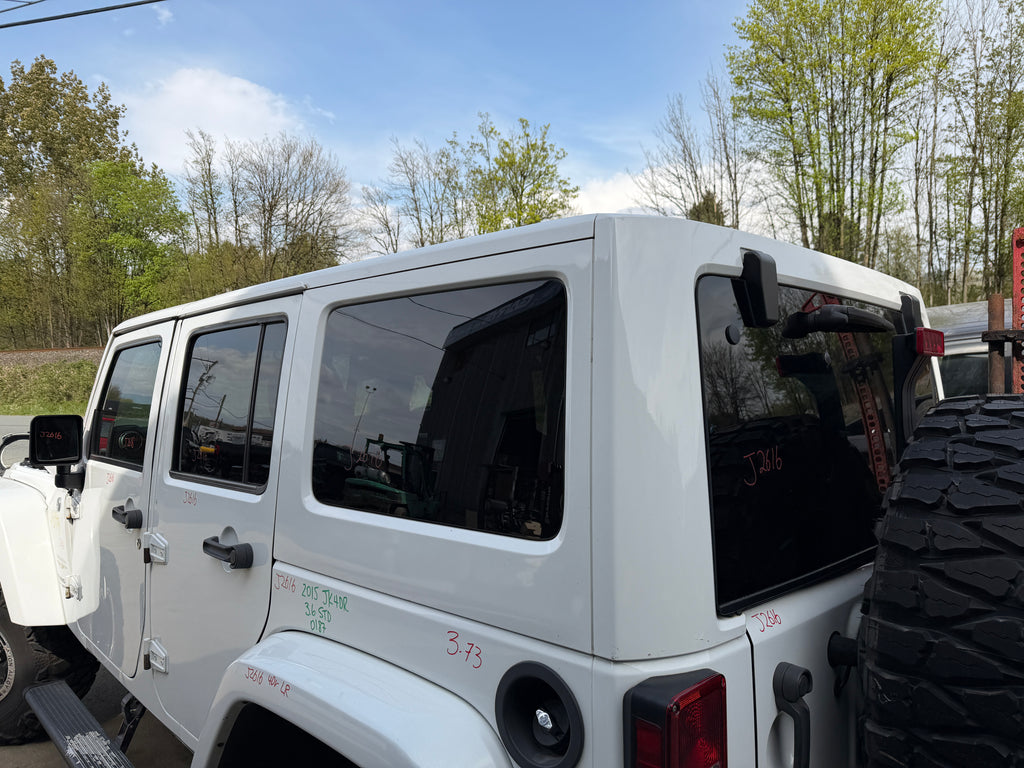 2015 Jeep Wrangler JK Unlimited Sahara 3.6 – J2616