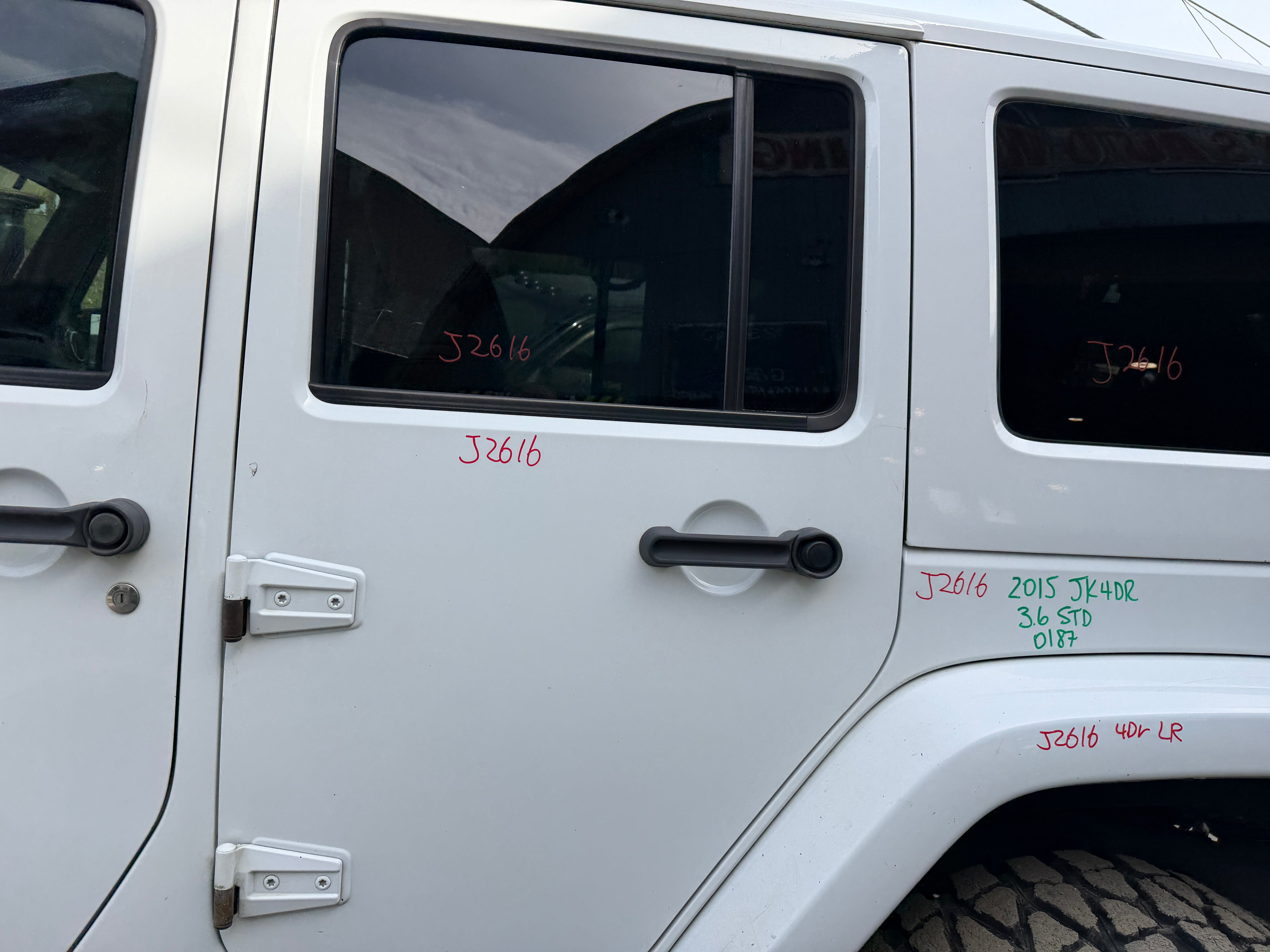 2015 Jeep Wrangler JK Unlimited Sahara 3.6 – J2616