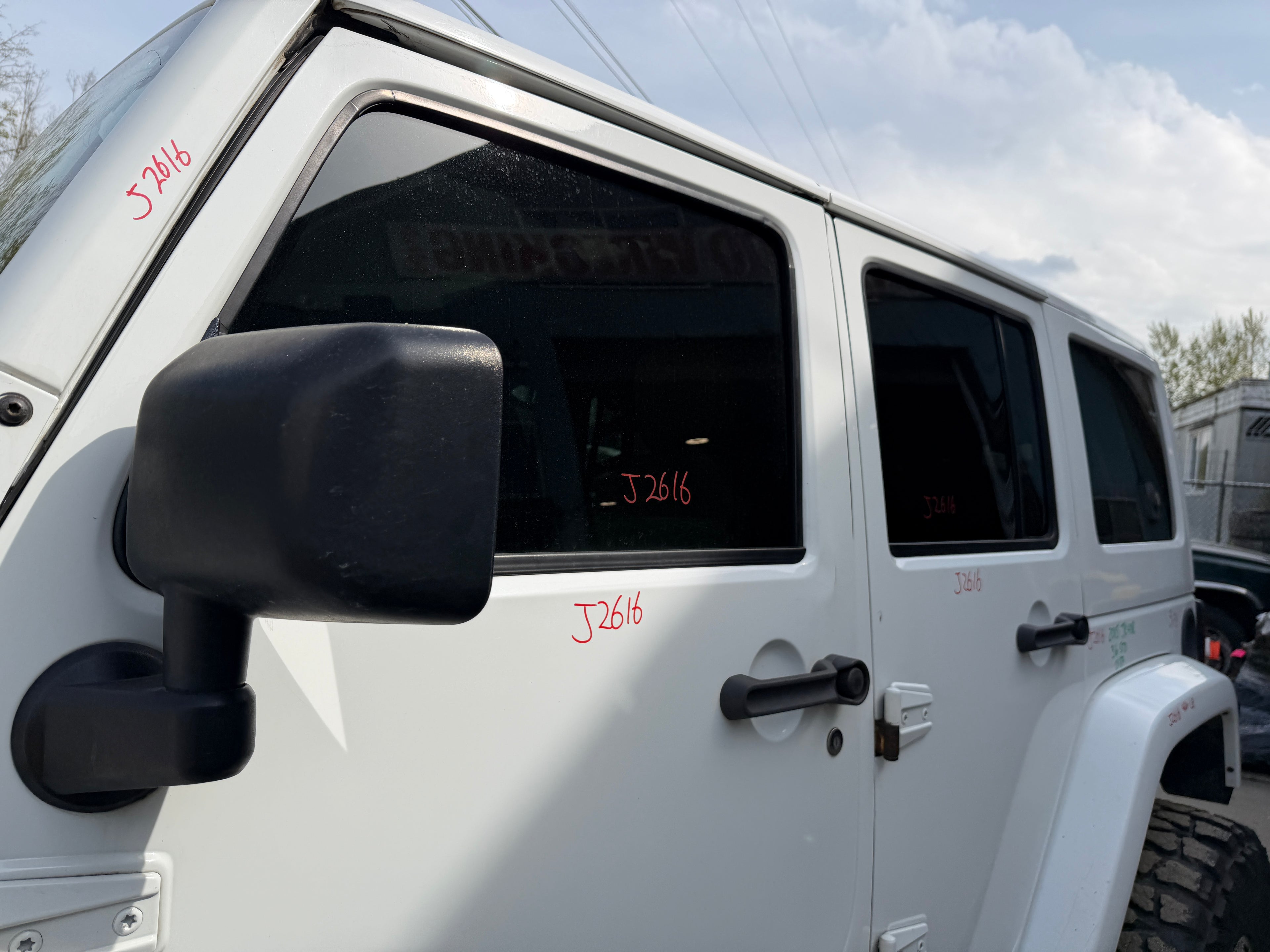2015 Jeep Wrangler JK Unlimited Sahara 3.6 – J2616