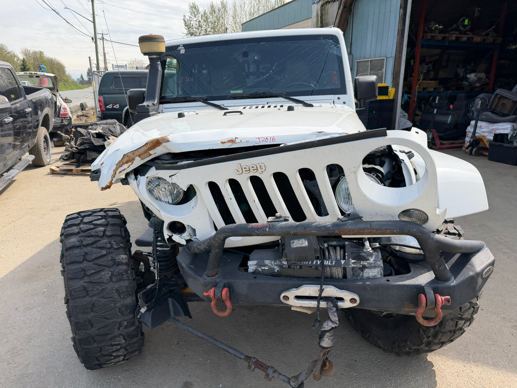 2015 Jeep Wrangler JK Unlimited Sahara 3.6 – J2616