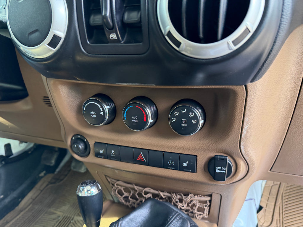 2015 Jeep Wrangler JK Unlimited Sahara 3.6 – J2616