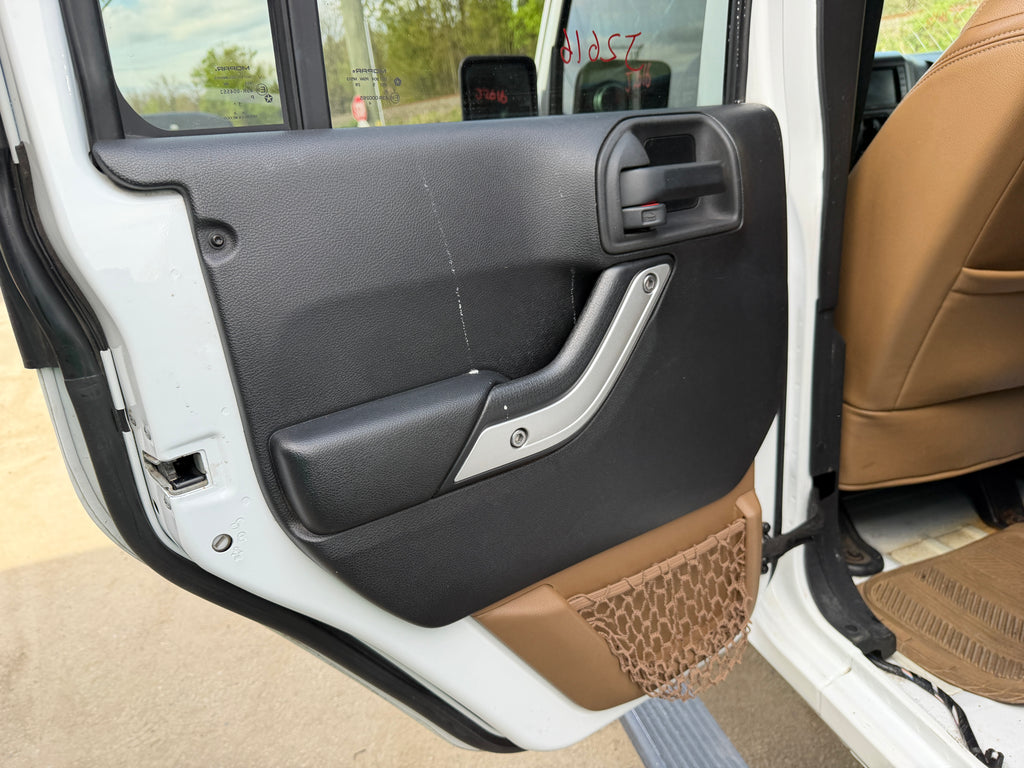 2015 Jeep Wrangler JK Unlimited Sahara 3.6 – J2616