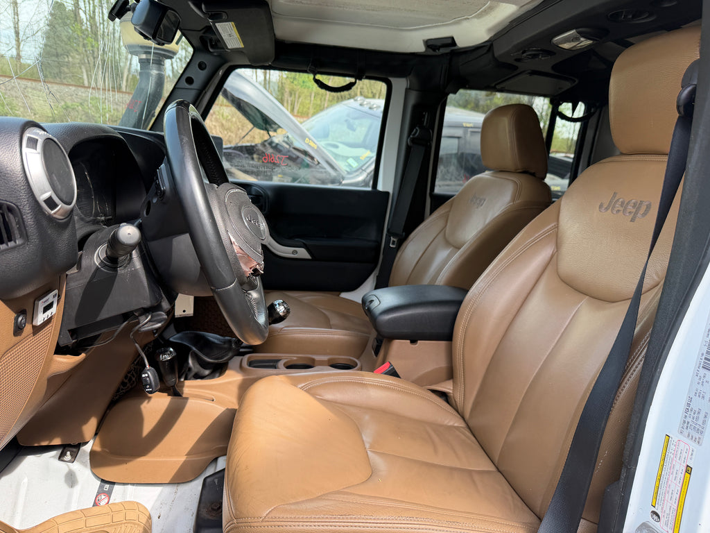 2015 Jeep Wrangler JK Unlimited Sahara 3.6 – J2616