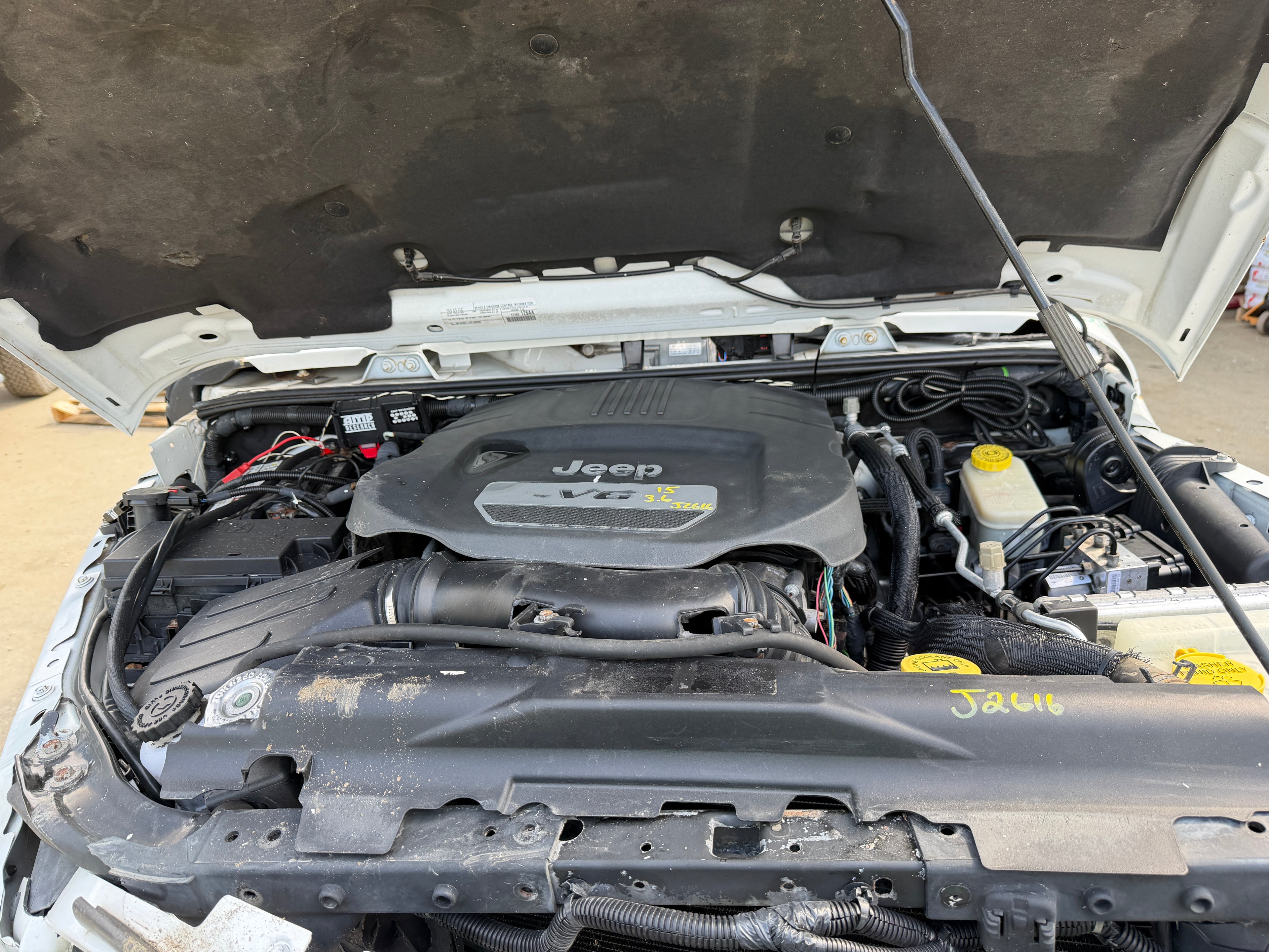 2015 Jeep Wrangler JK Unlimited Sahara 3.6 – J2616
