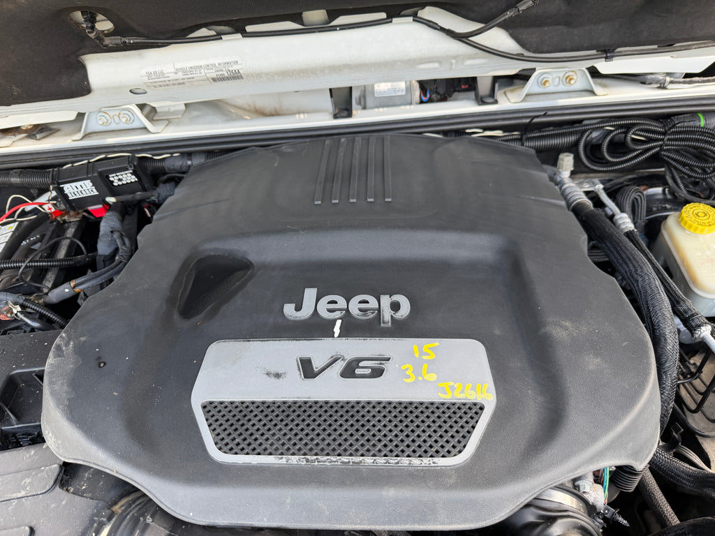 2015 Jeep Wrangler JK Unlimited Sahara 3.6 – J2616