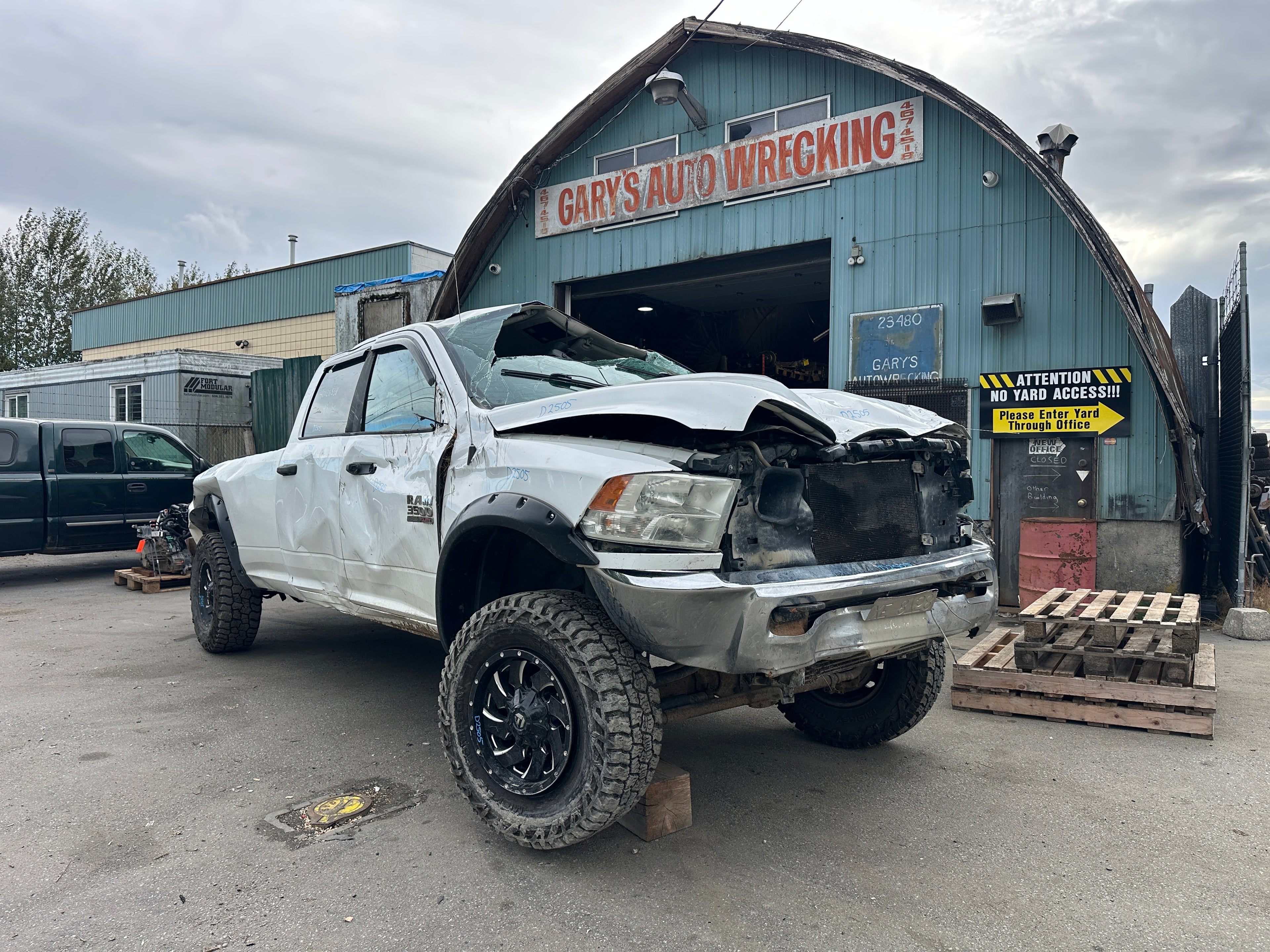2014 Ram 3500 SLT 6.7 Cummins – D2505