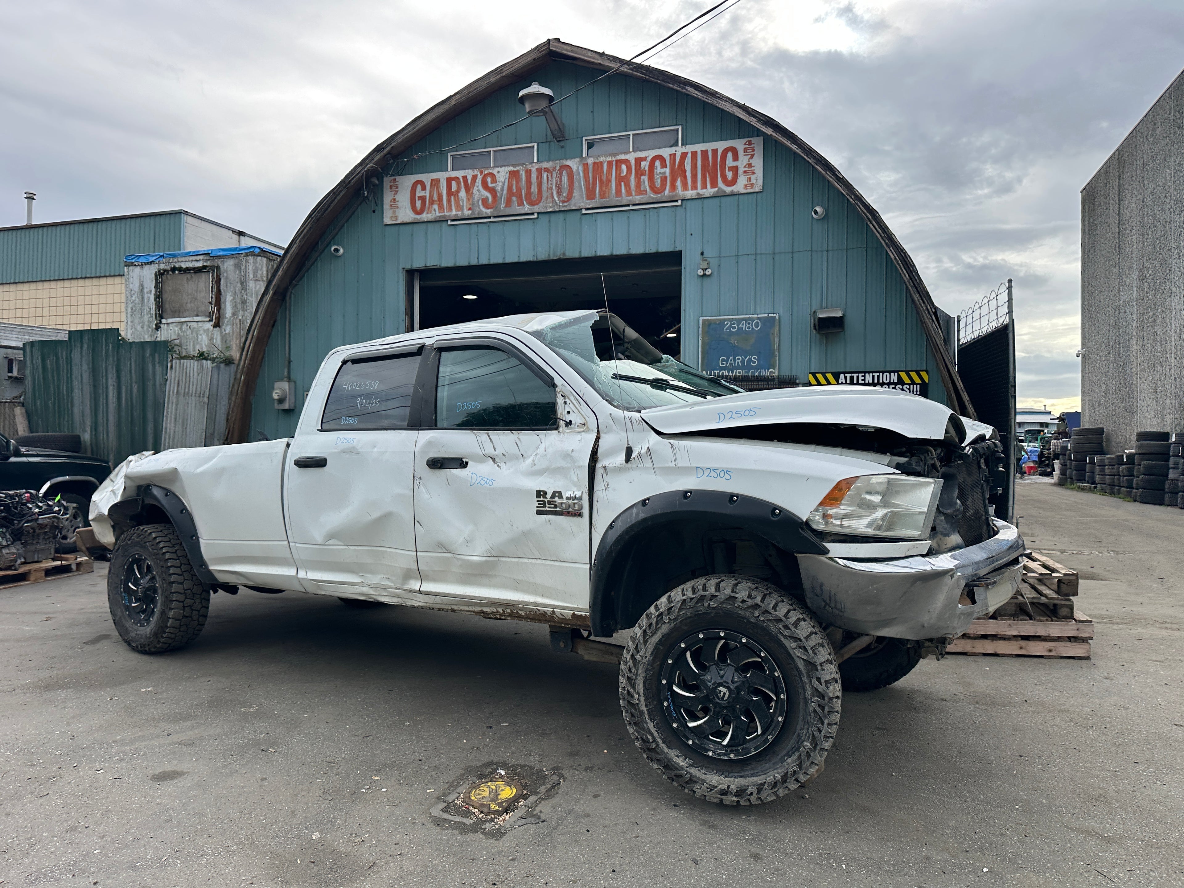 2014 Ram 3500 SLT 6.7 Cummins – D2505