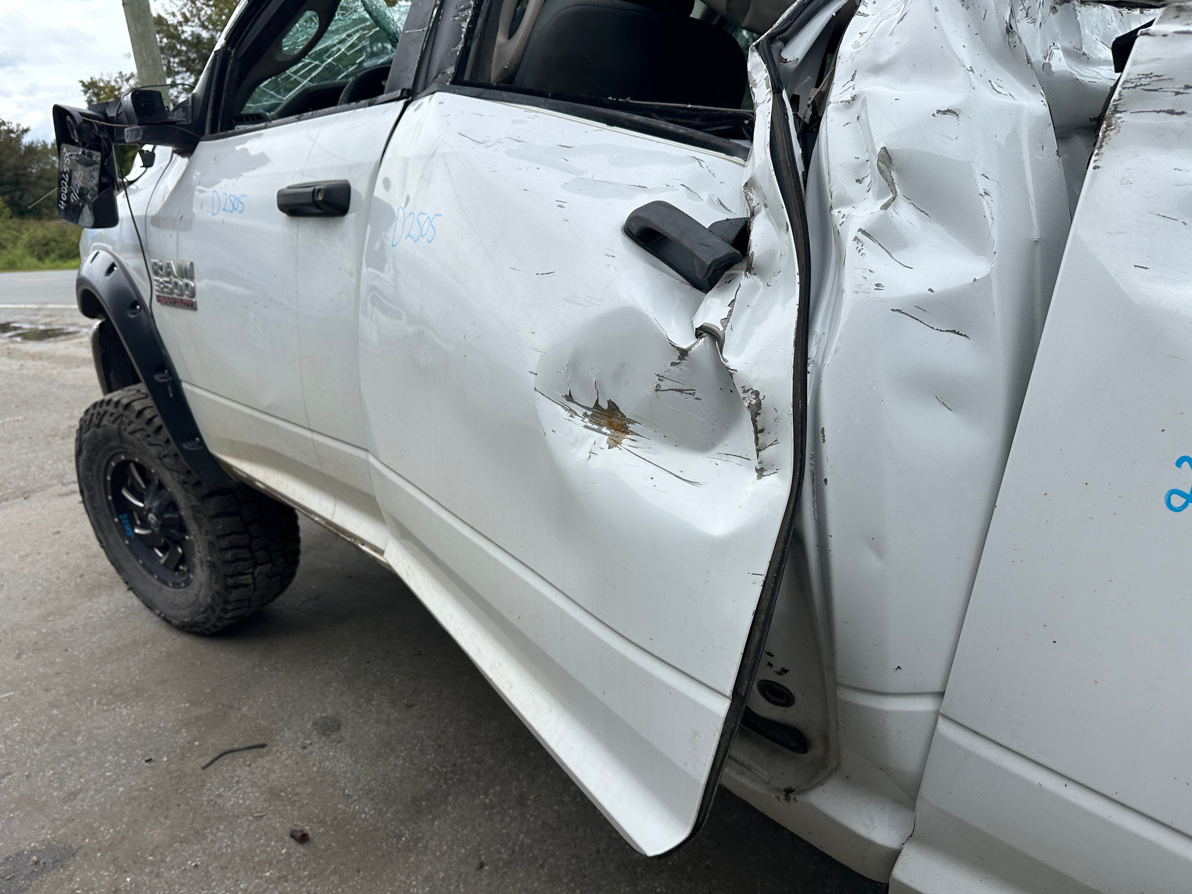 2014 Ram 3500 SLT 6.7 Cummins – D2505