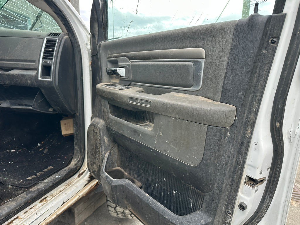 2014 Ram 3500 SLT 6.7 Cummins – D2505