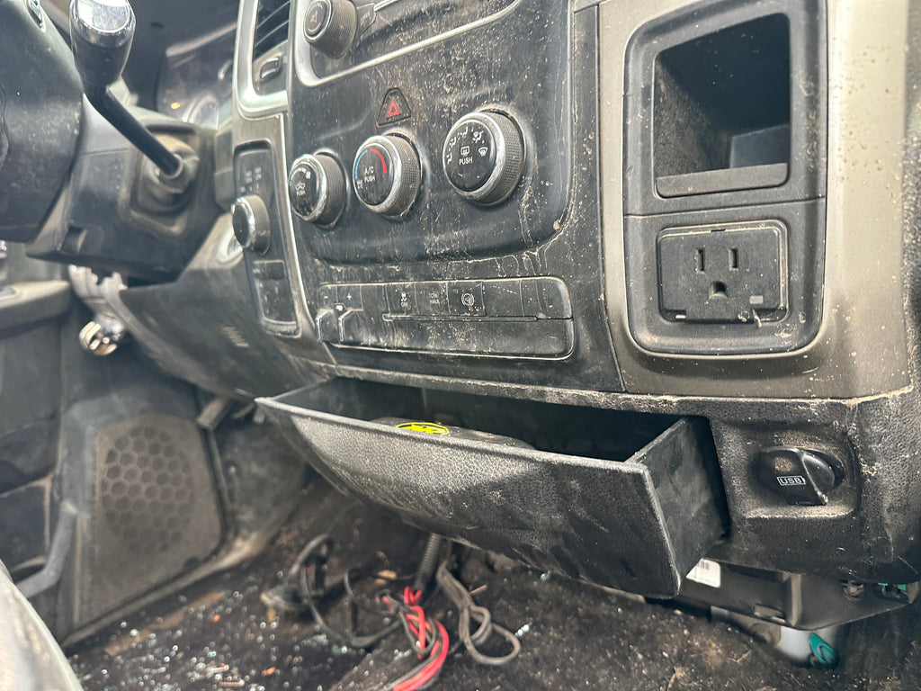 2014 Ram 3500 SLT 6.7 Cummins – D2505