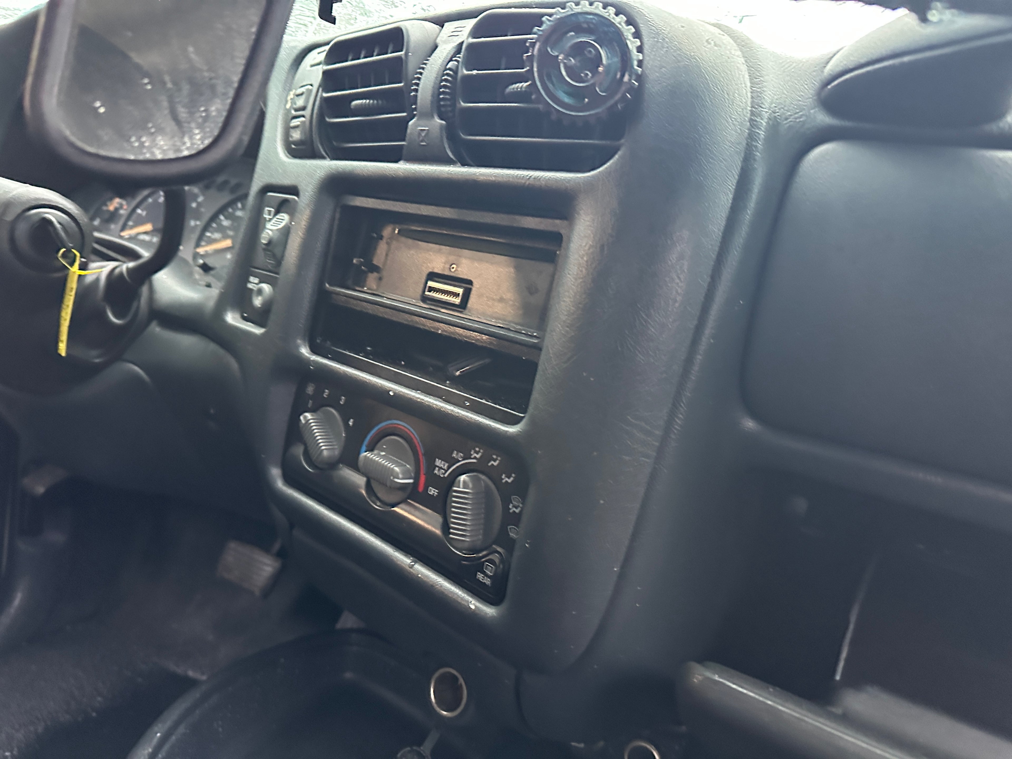2005 Chevrolet Blazer 4.3 – C2603