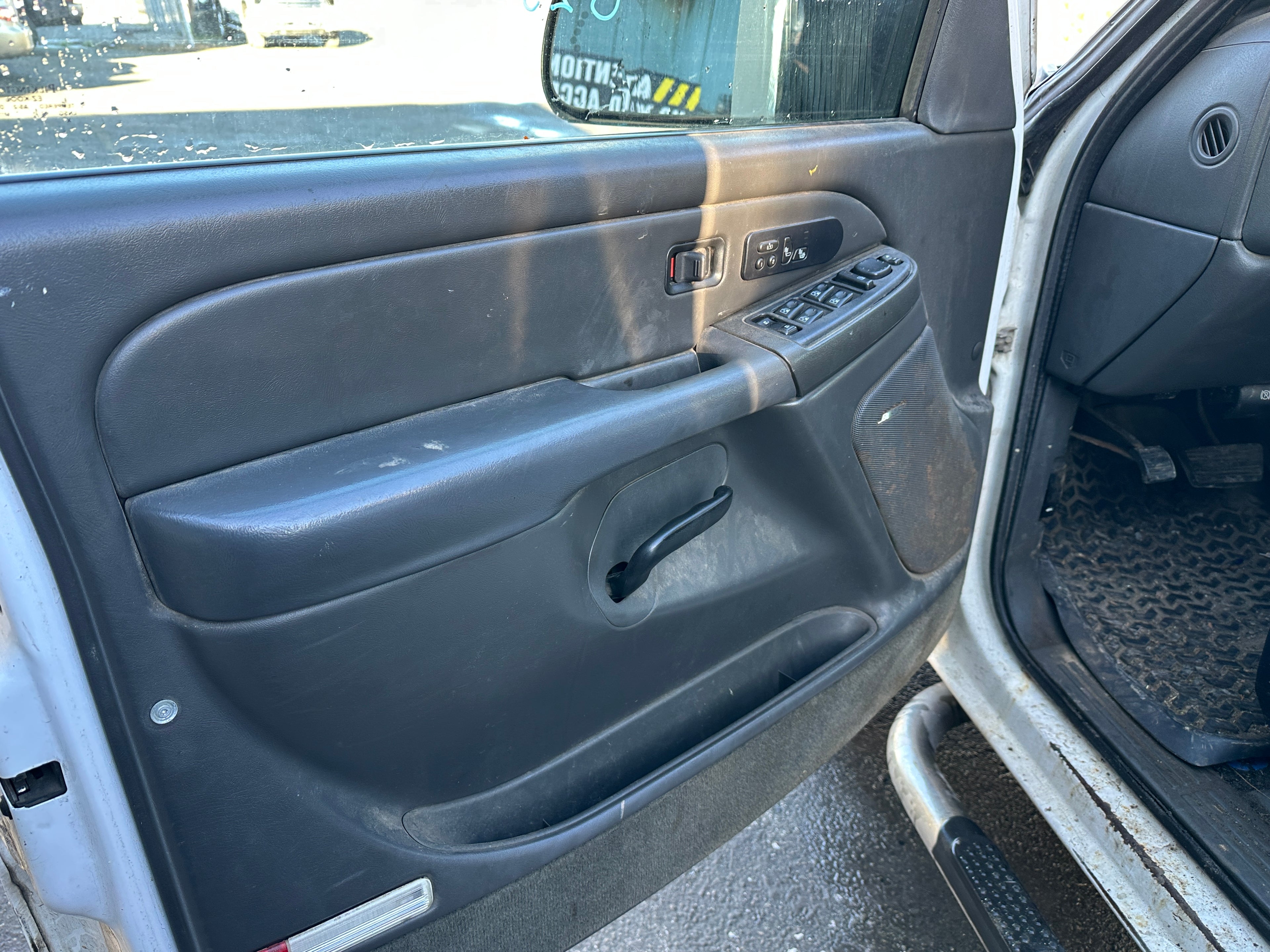 2005 GMC Sierra 2500HD 6.6L LLY Duramax – G2501