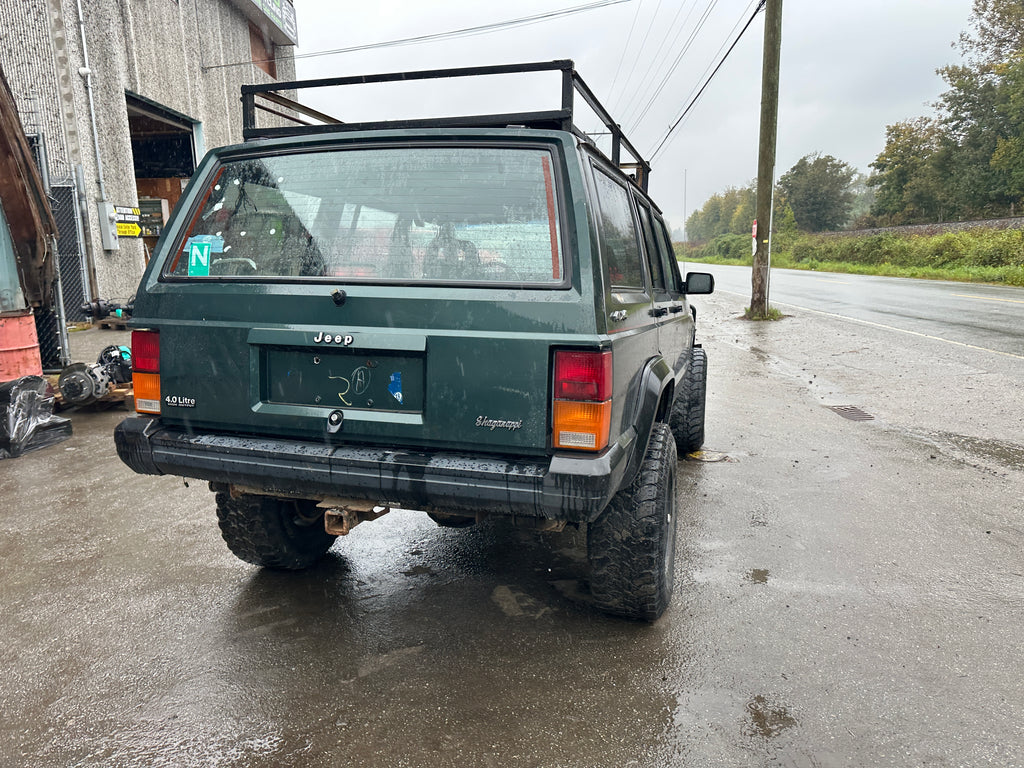 1988 Jeep Cherokee XJ Sport 4.0 Manual – J2549