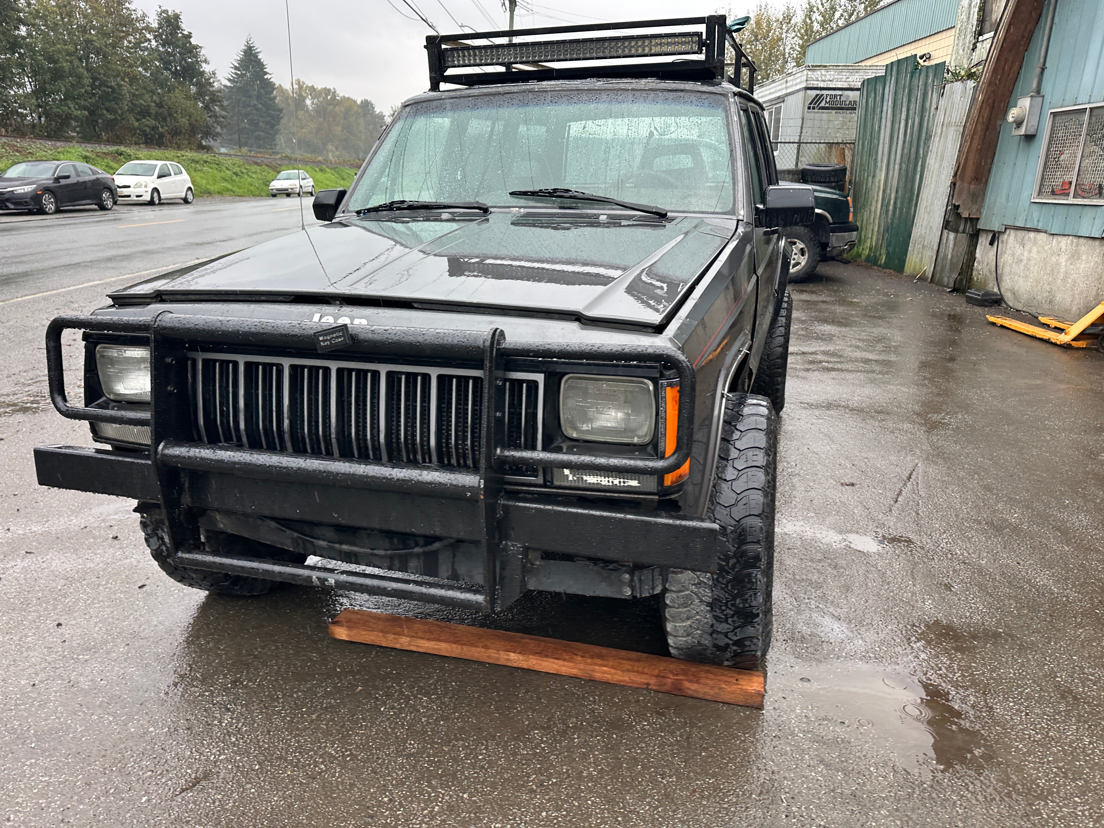 1988 Jeep Cherokee XJ Sport 4.0 Manual – J2549