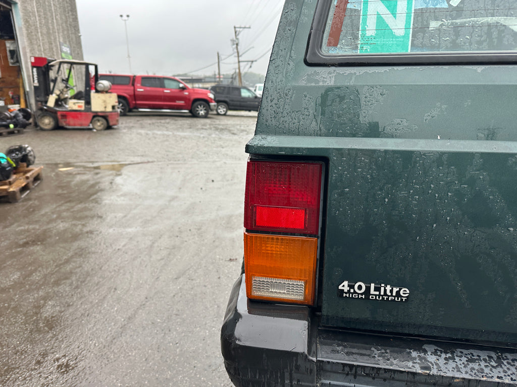 1988 Jeep Cherokee XJ Sport 4.0 Manual – J2549