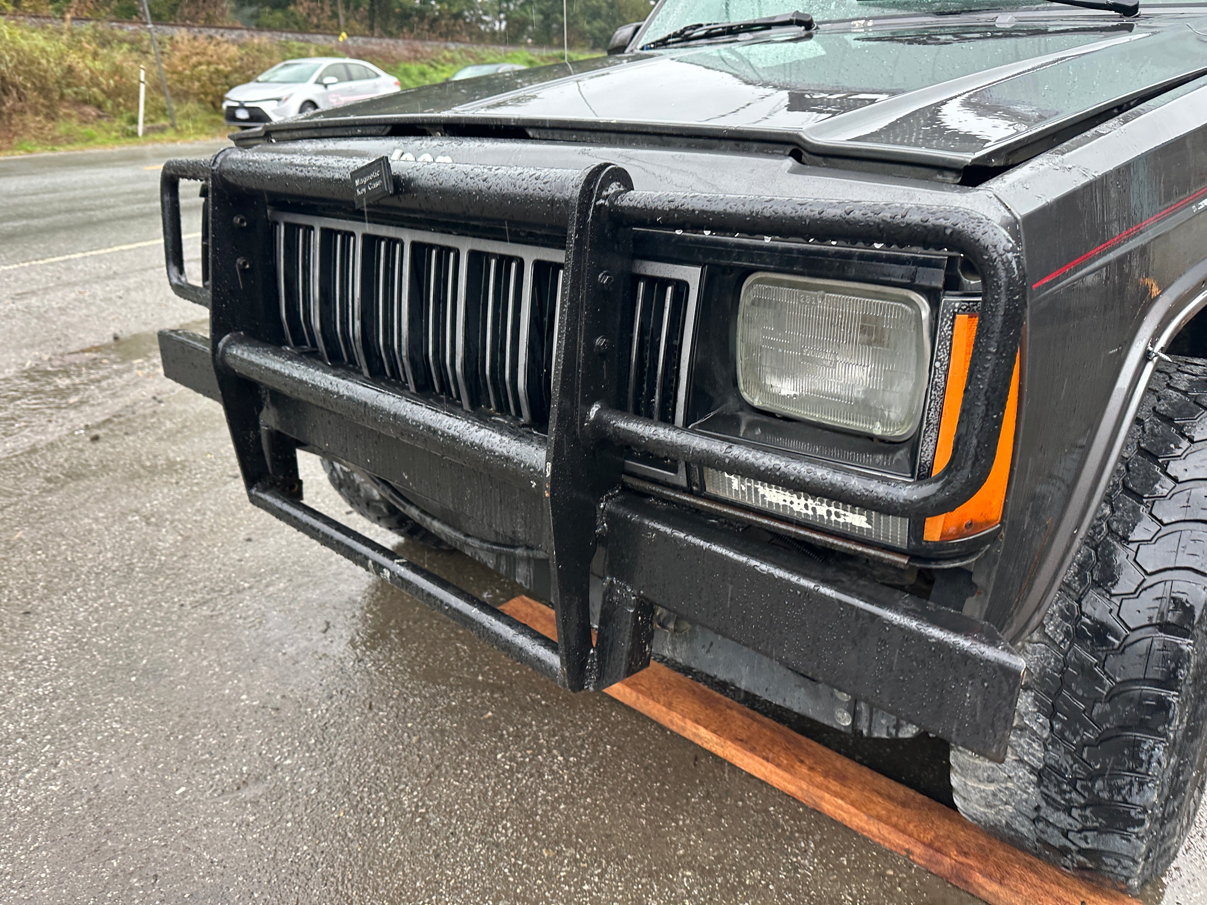 1988 Jeep Cherokee XJ Sport 4.0 Manual – J2549