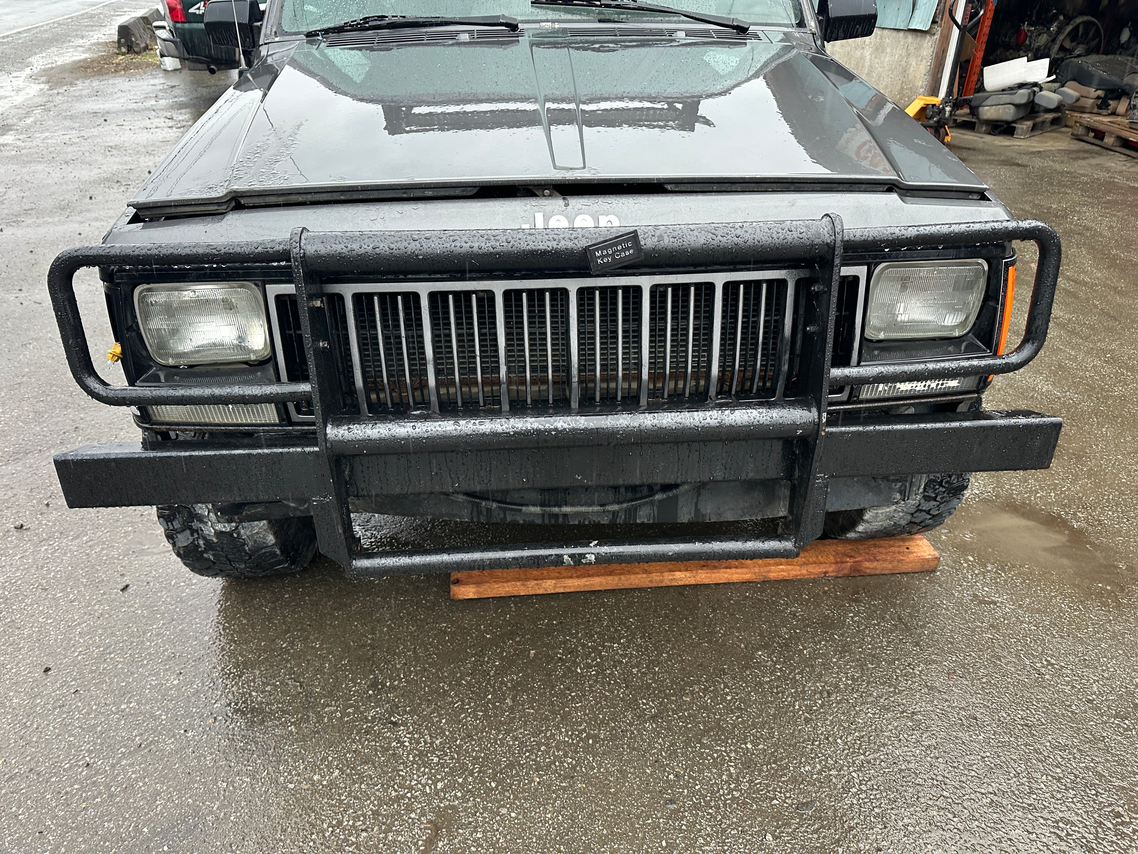 1988 Jeep Cherokee XJ Sport 4.0 Manual – J2549