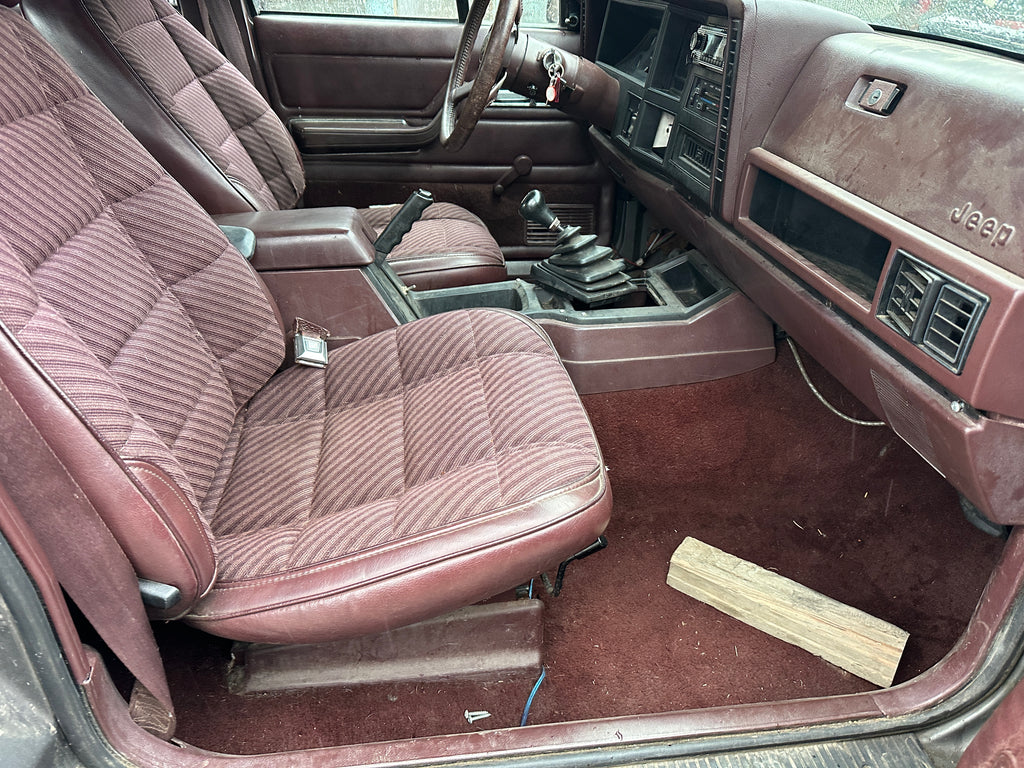 1988 Jeep Cherokee XJ Sport 4.0 Manual – J2549