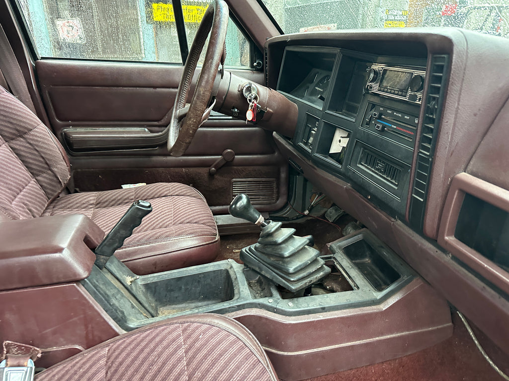 1988 Jeep Cherokee XJ Sport 4.0 Manual – J2549