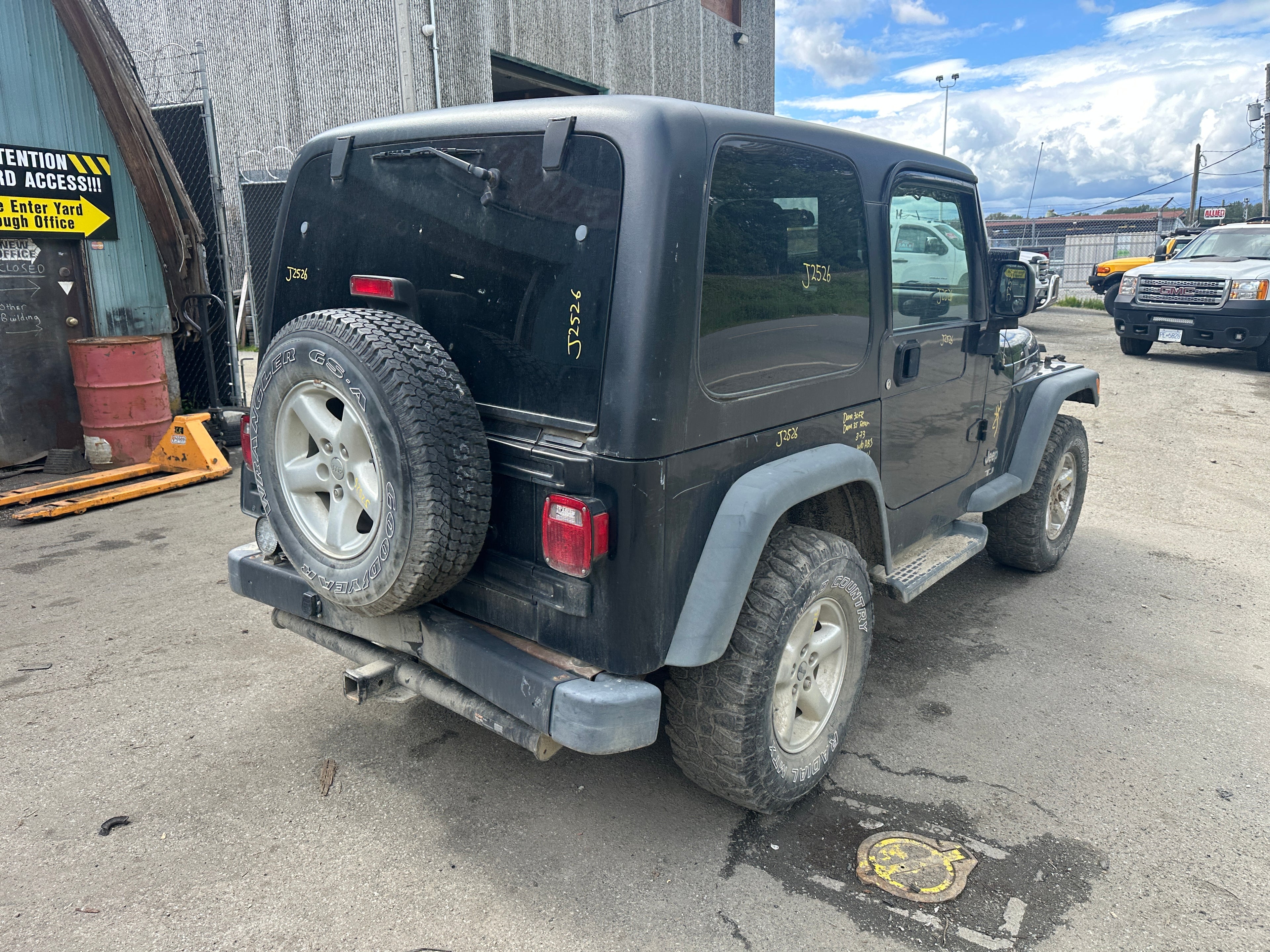2005 Jeep Wrangler TJ 2.4 – J2526