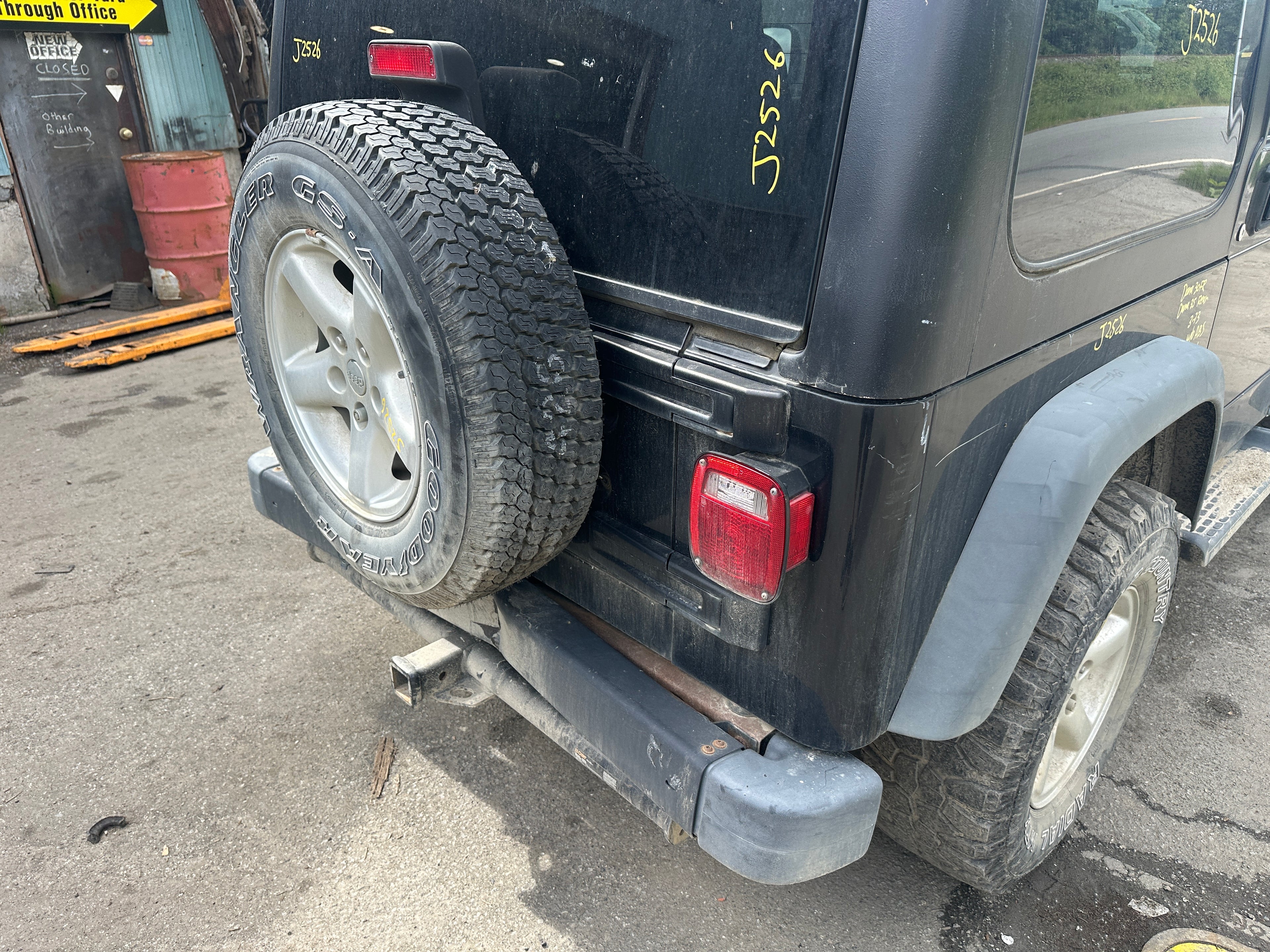 2005 Jeep Wrangler TJ 2.4 – J2526