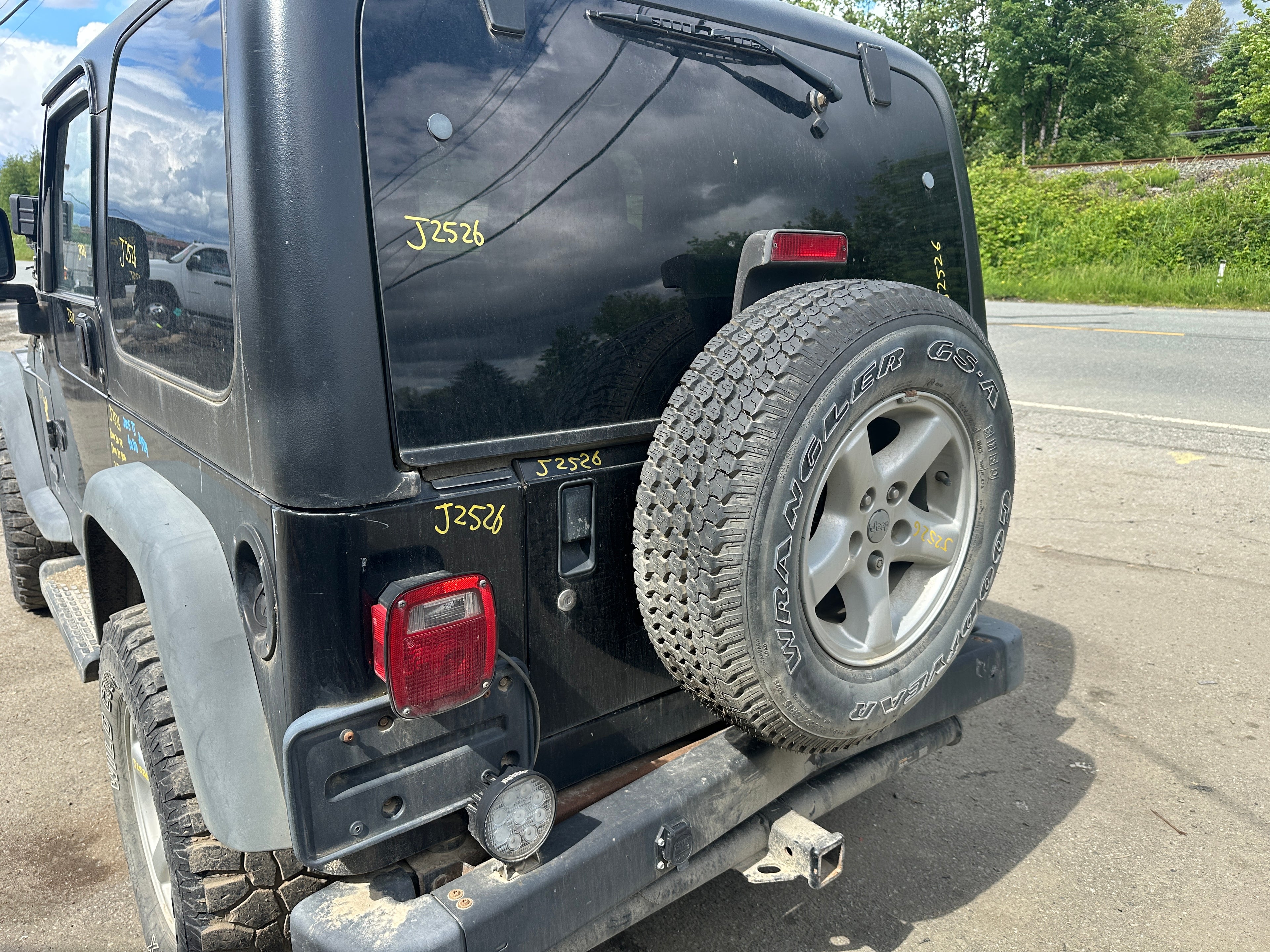 2005 Jeep Wrangler TJ 2.4 – J2526