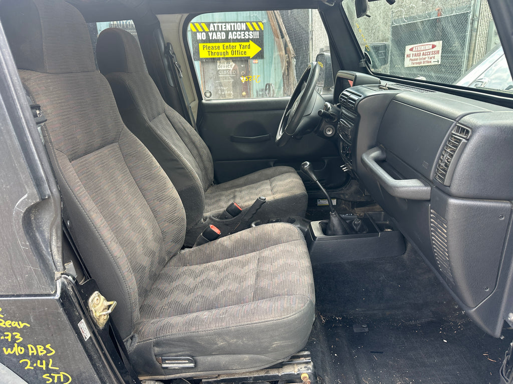 2005 Jeep Wrangler TJ 2.4 – J2526