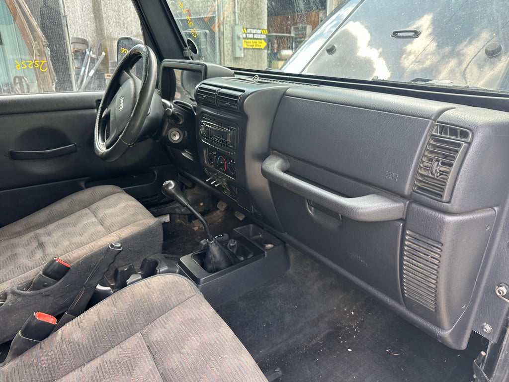 2005 Jeep Wrangler TJ 2.4 – J2526