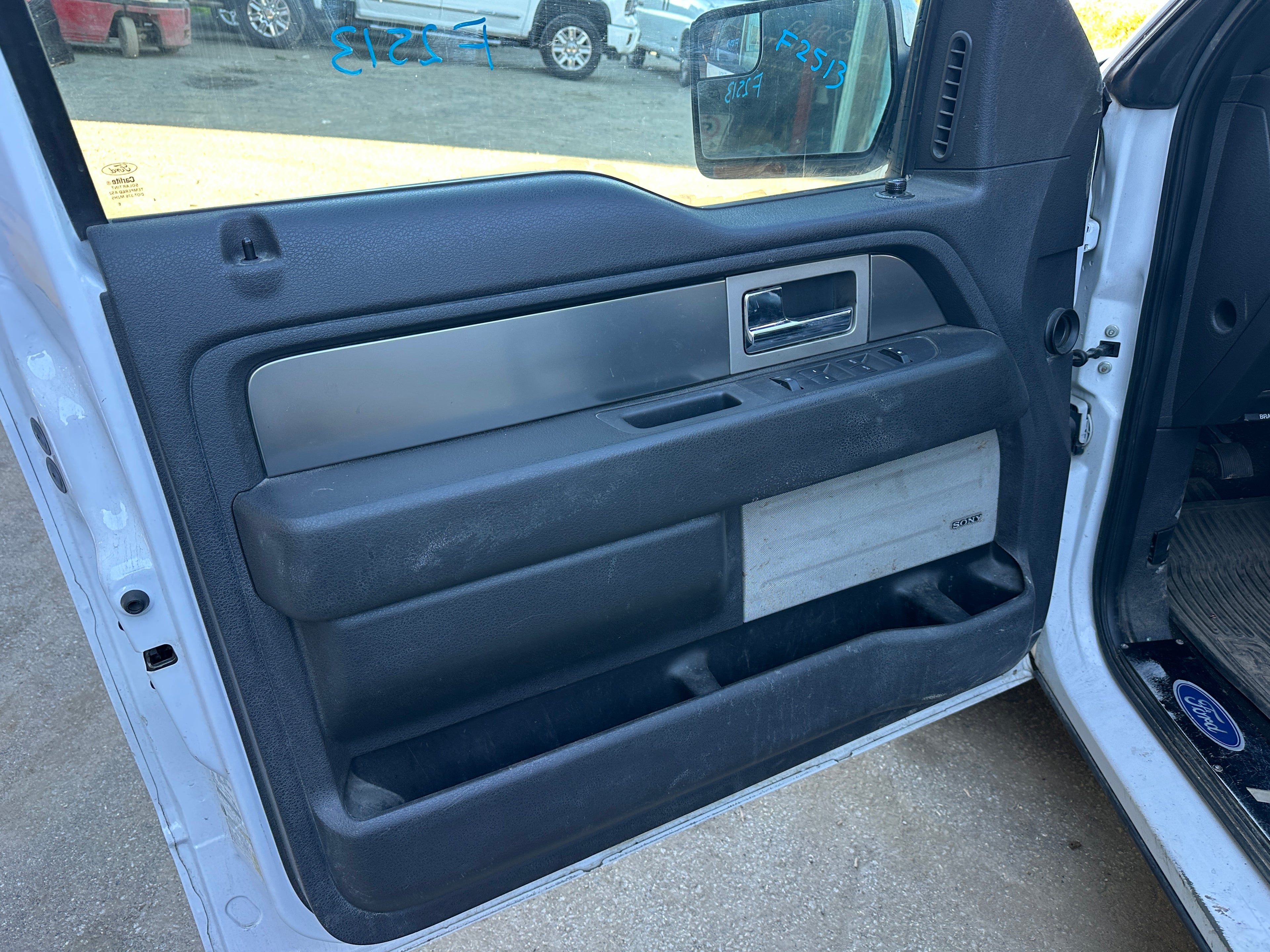 2014 Ford F-150 4x4 5.0 – F2513