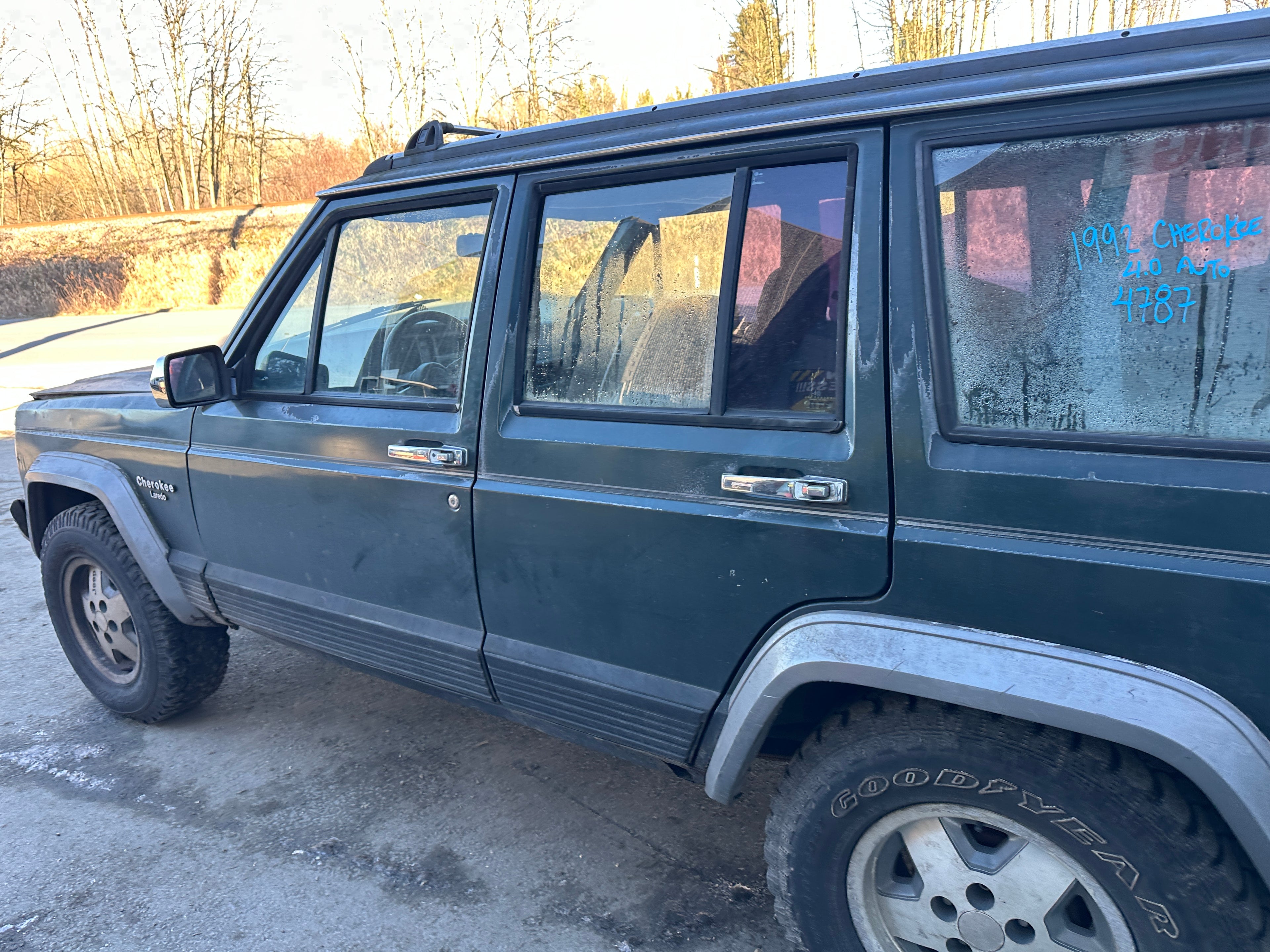 1992 Jeep Cherokee XJ 4.0 – J2505