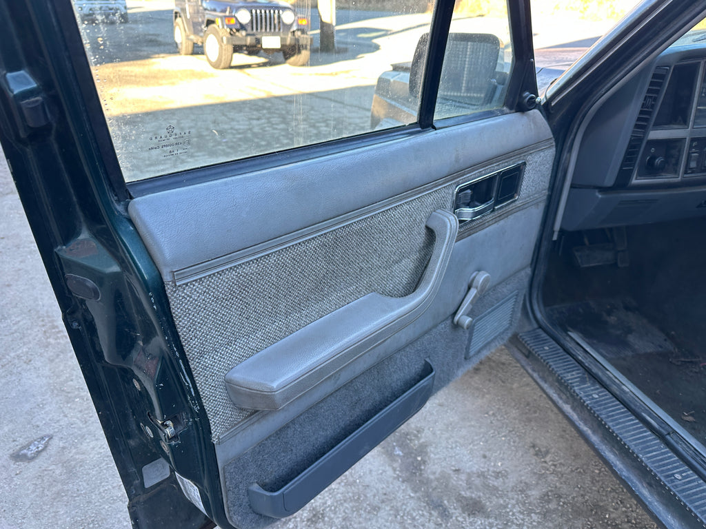1992 Jeep Cherokee XJ 4.0 – J2505