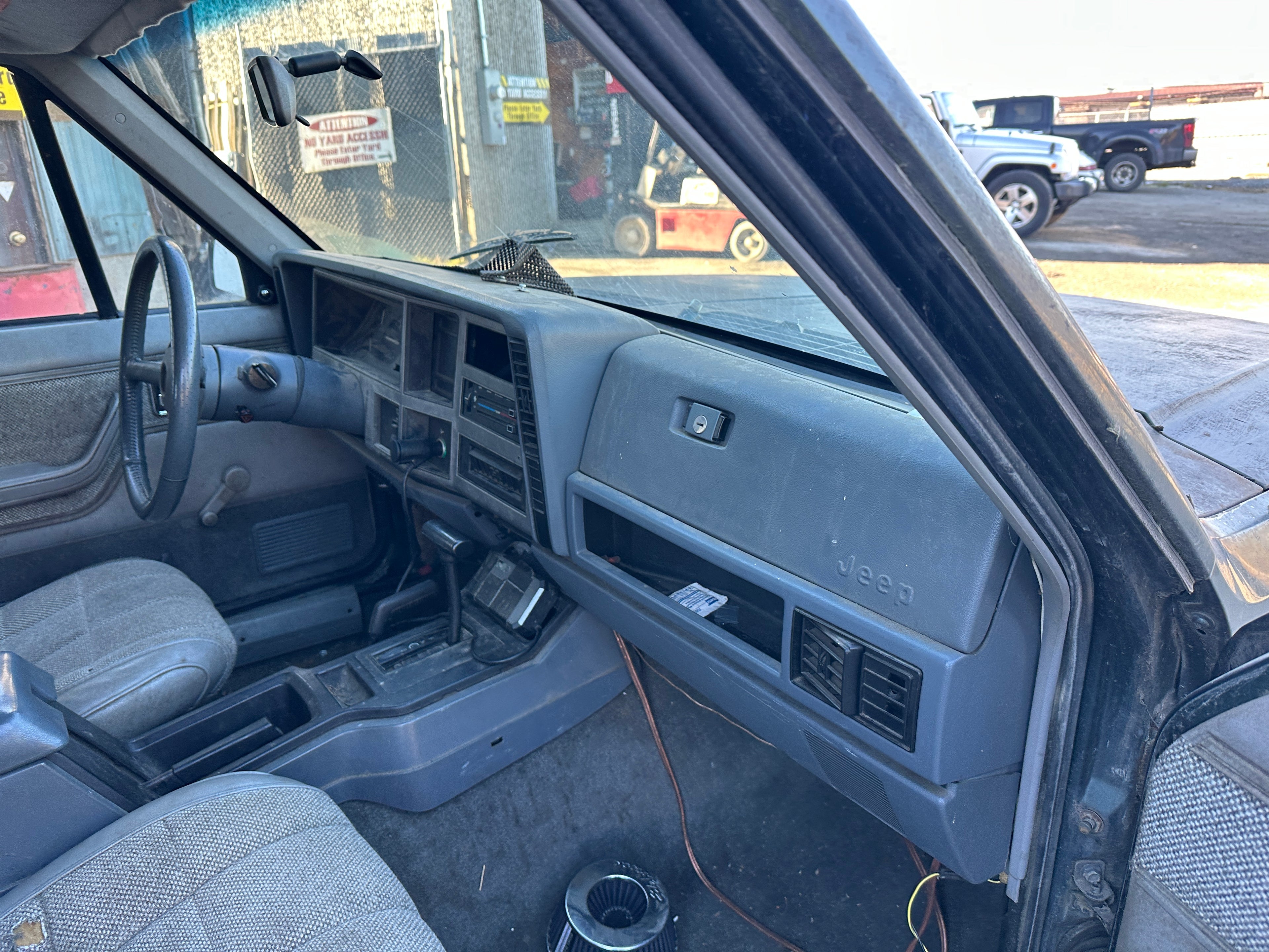 1992 Jeep Cherokee XJ 4.0 – J2505