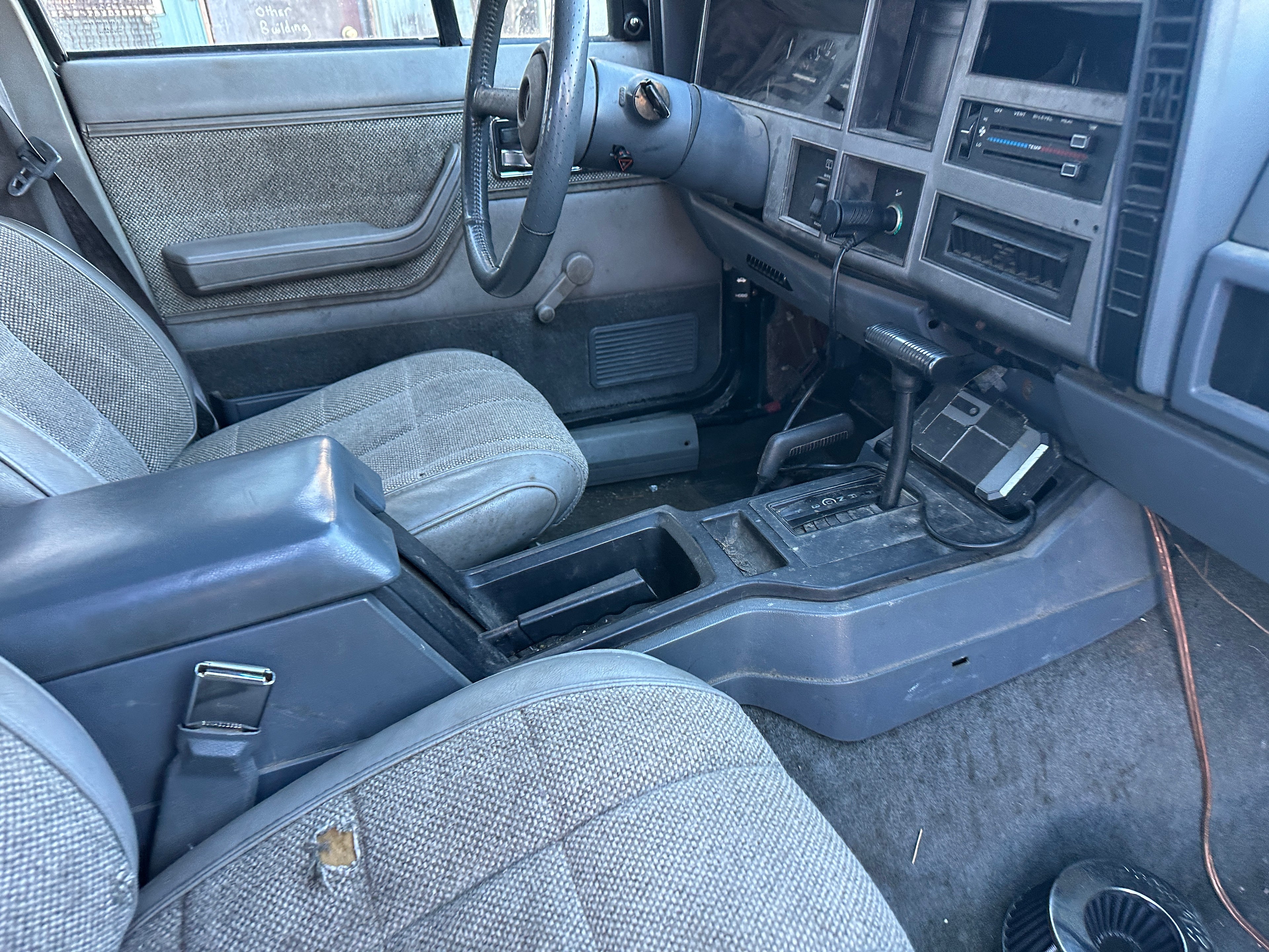 1992 Jeep Cherokee XJ 4.0 – J2505