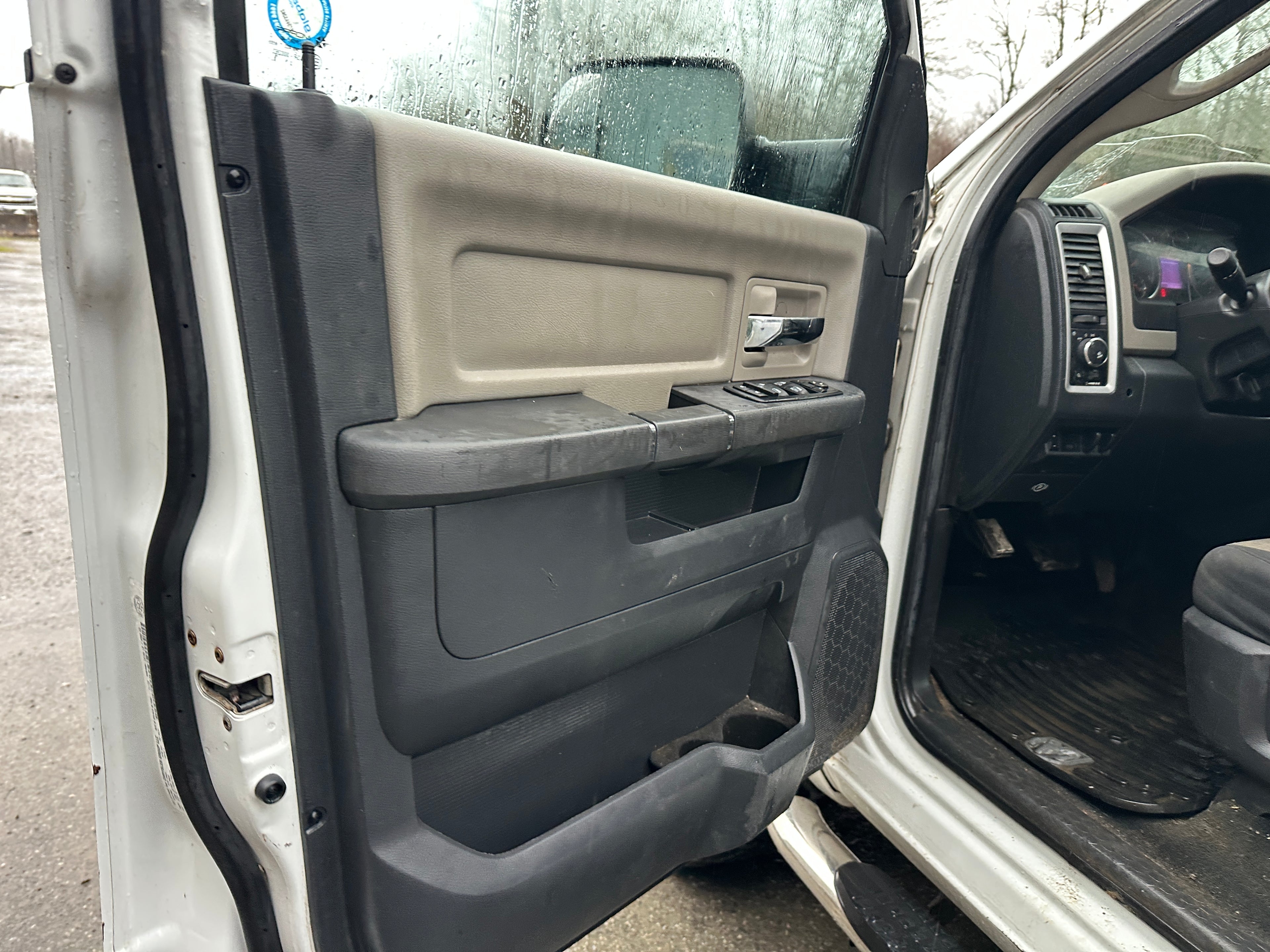 2012 Dodge Ram 3500 SLT 6.7 Cummins – D2602