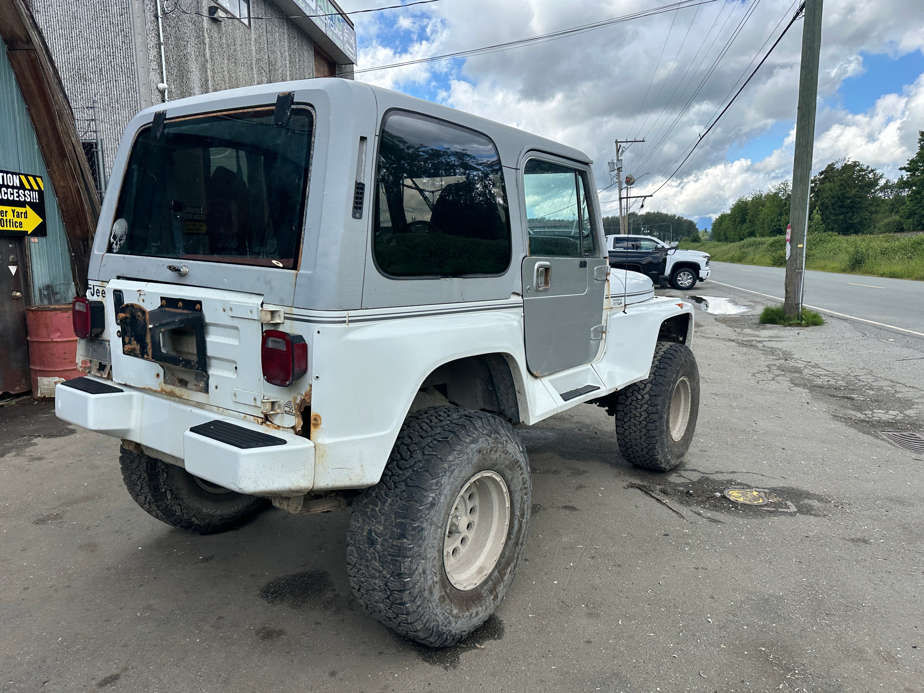 1992 Jeep Wrangler YJ – J2527