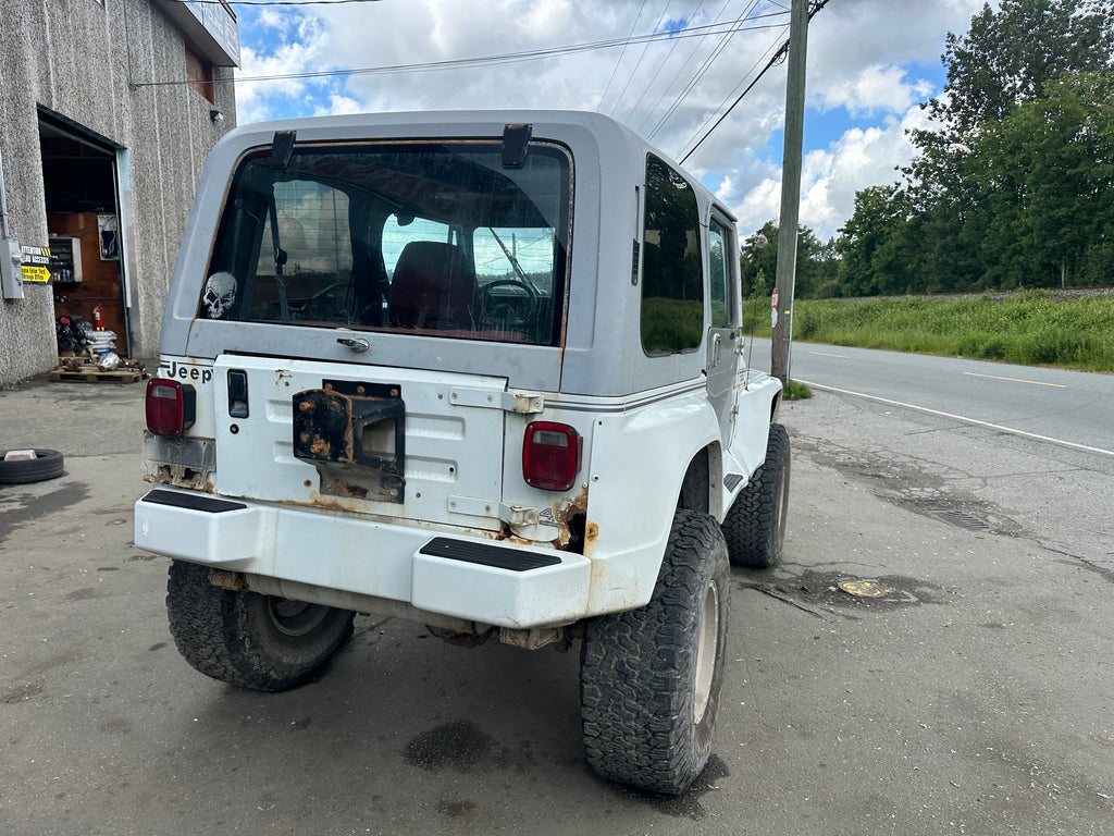 1992 Jeep Wrangler YJ – J2527