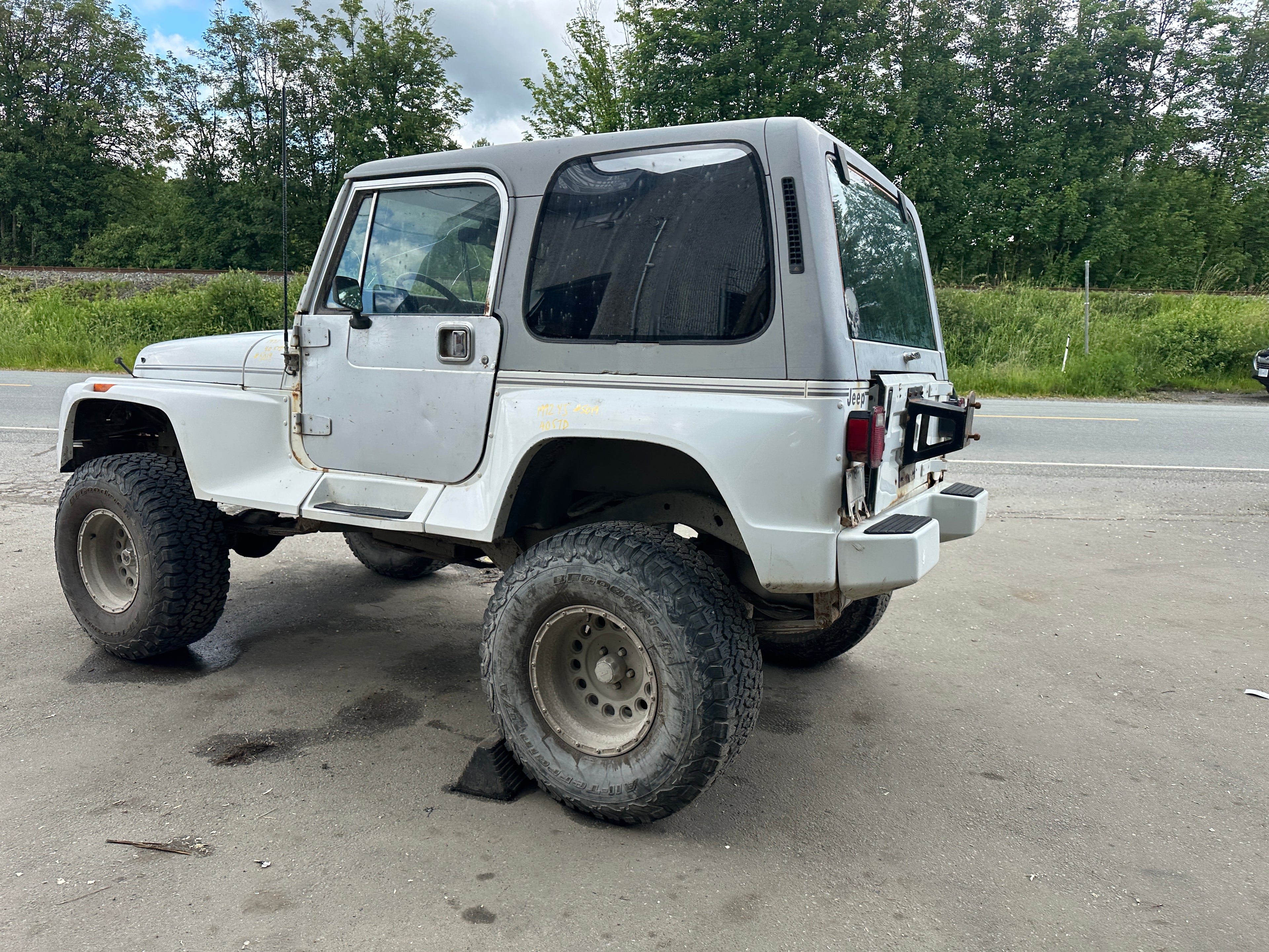 1992 Jeep Wrangler YJ – J2527