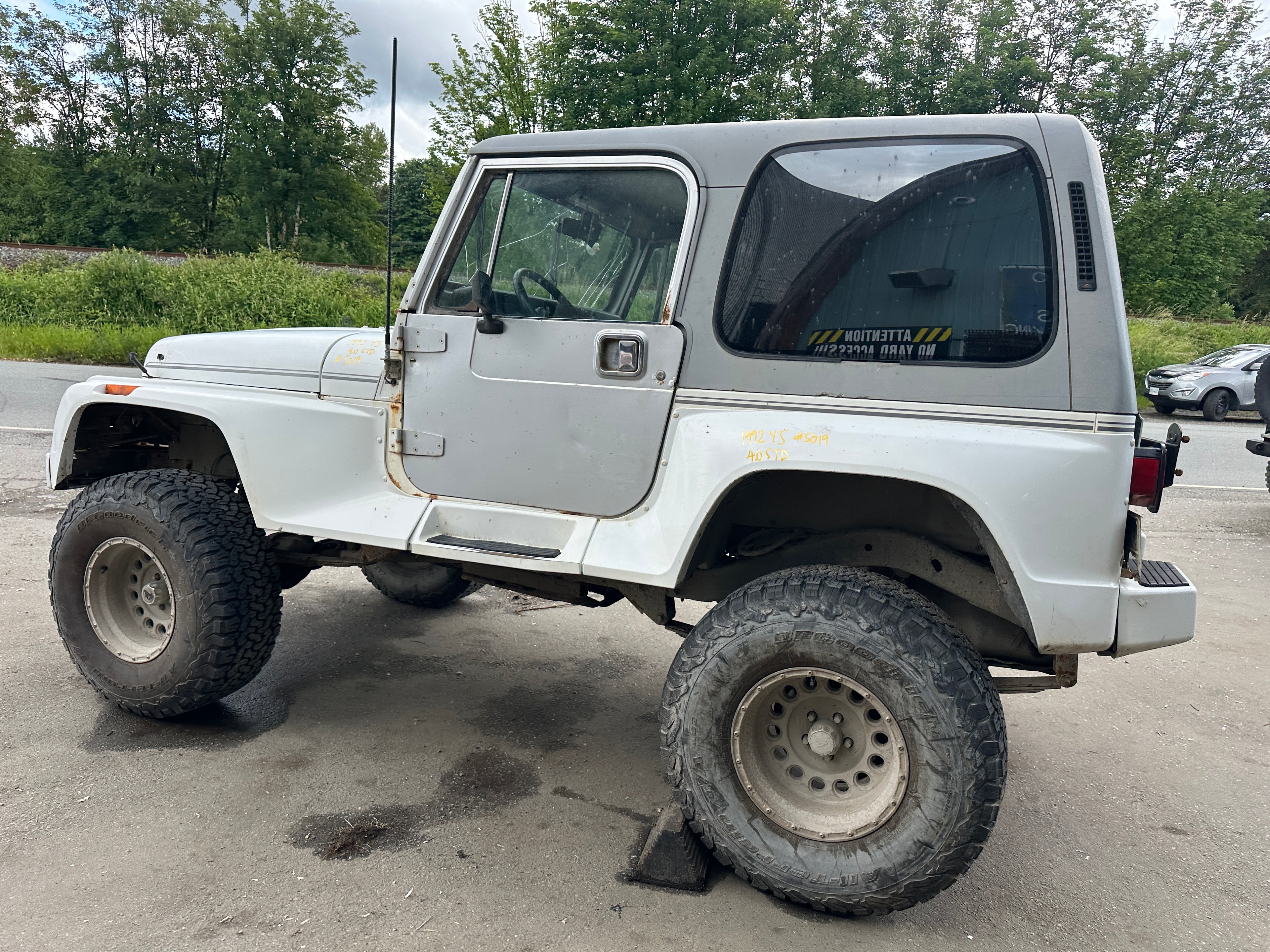 1992 Jeep Wrangler YJ – J2527