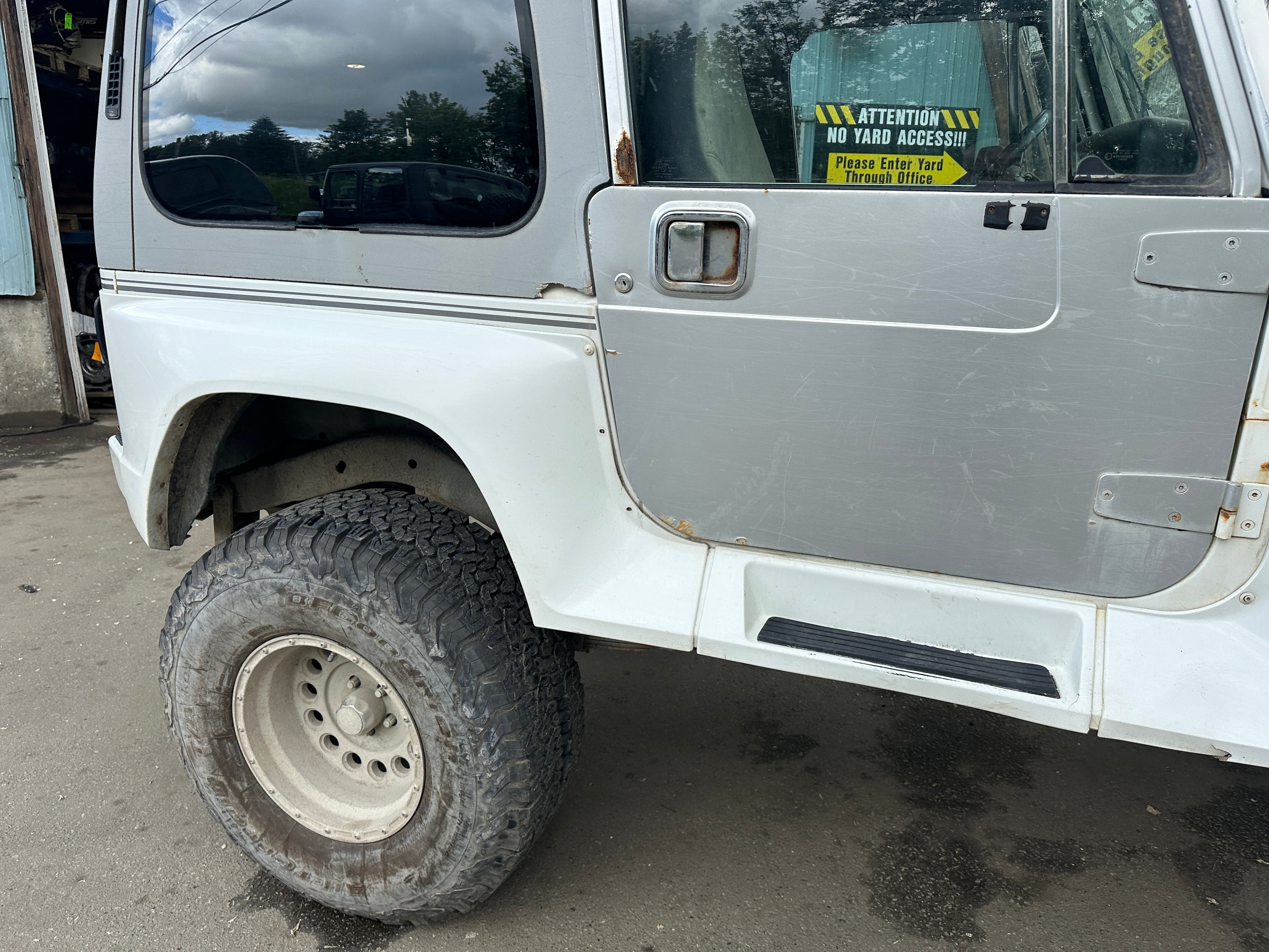 1992 Jeep Wrangler YJ – J2527