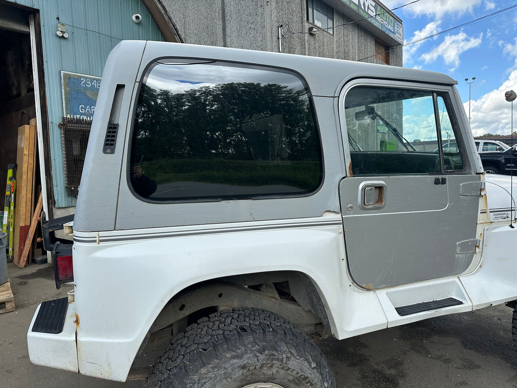 1992 Jeep Wrangler YJ – J2527