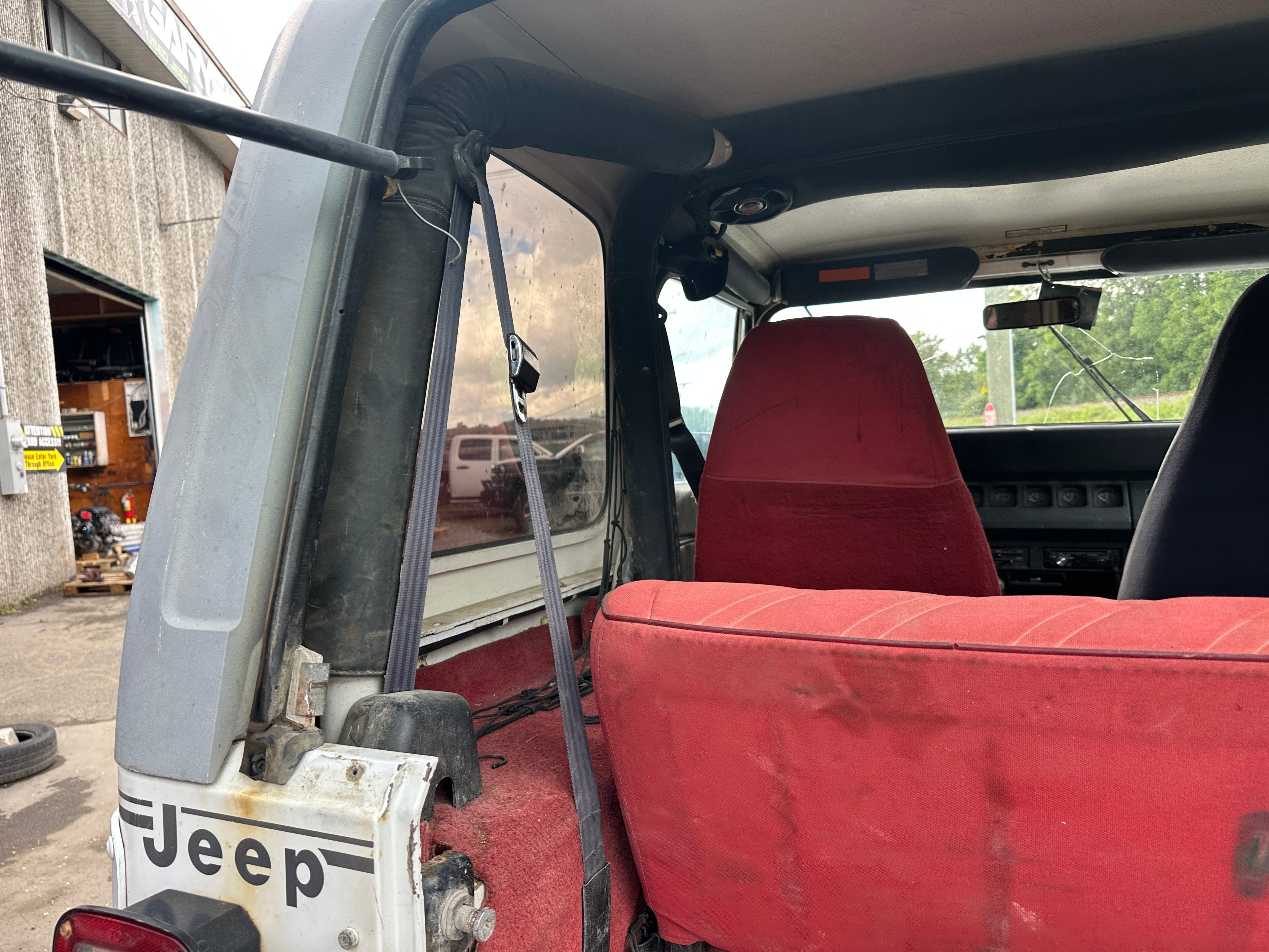 1992 Jeep Wrangler YJ – J2527