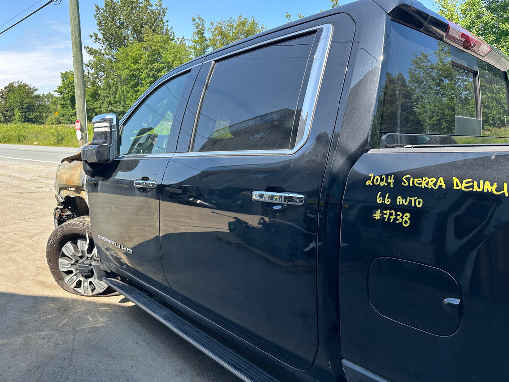 2024 GMC Sierra 3500 Denali 6.6 L5P – G2520